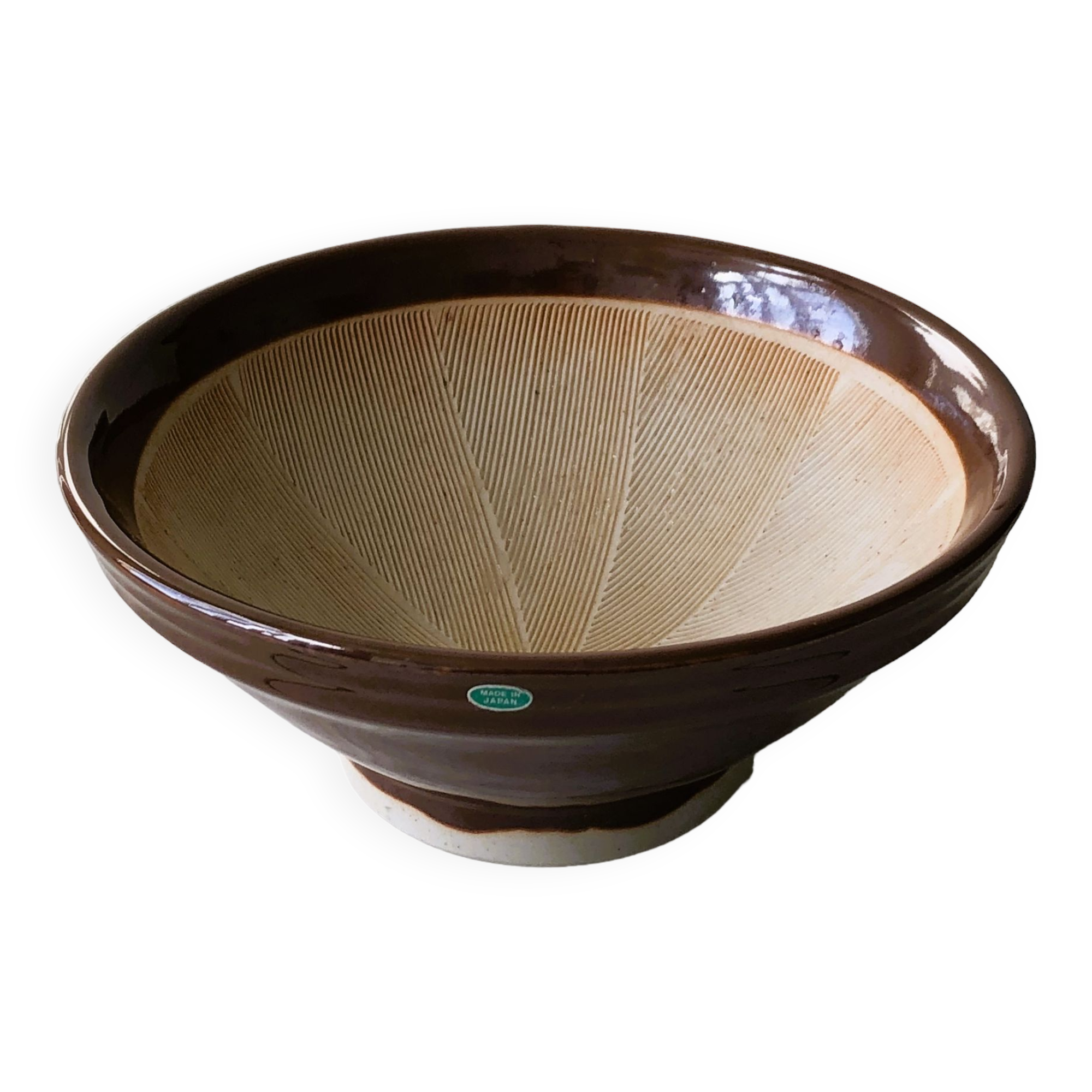 Atypical salad bowl made in Japan