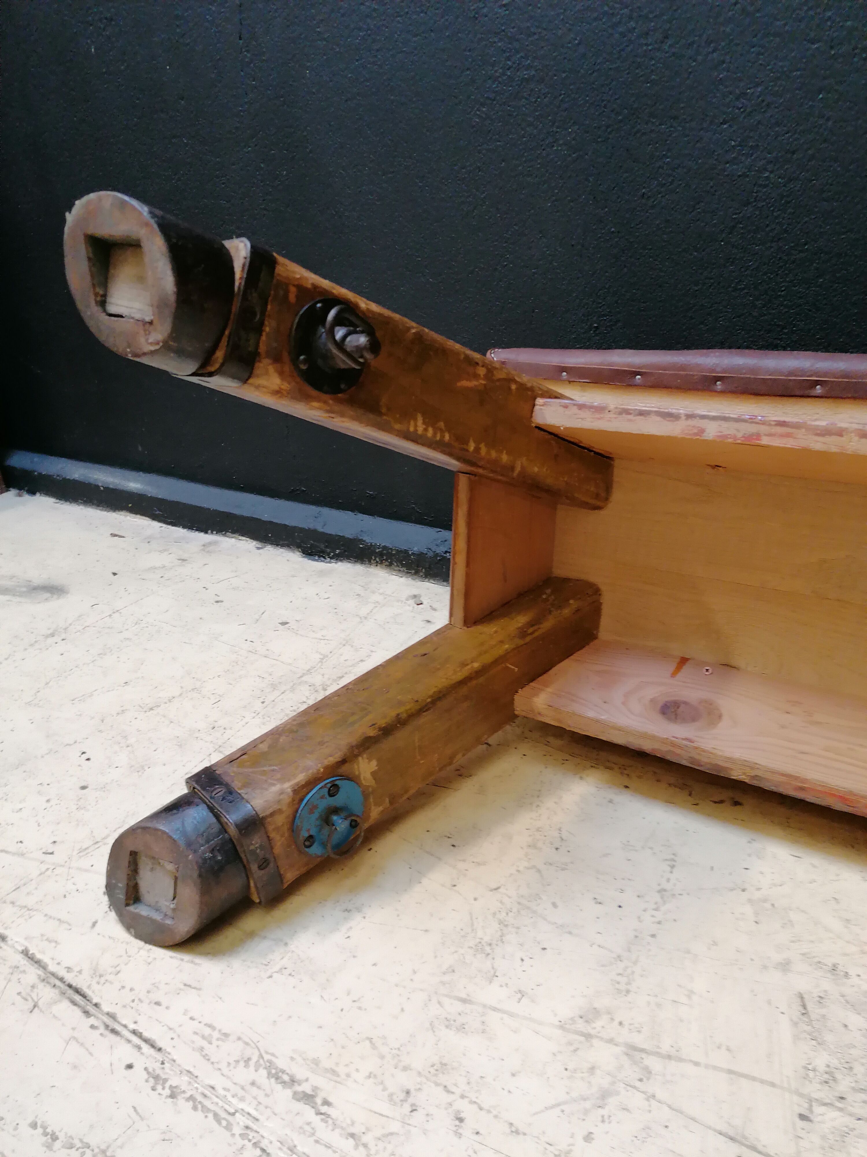 banc vintage en cuir, Tchécoslovaquie années 60, banc de gym, cheval d'arçon