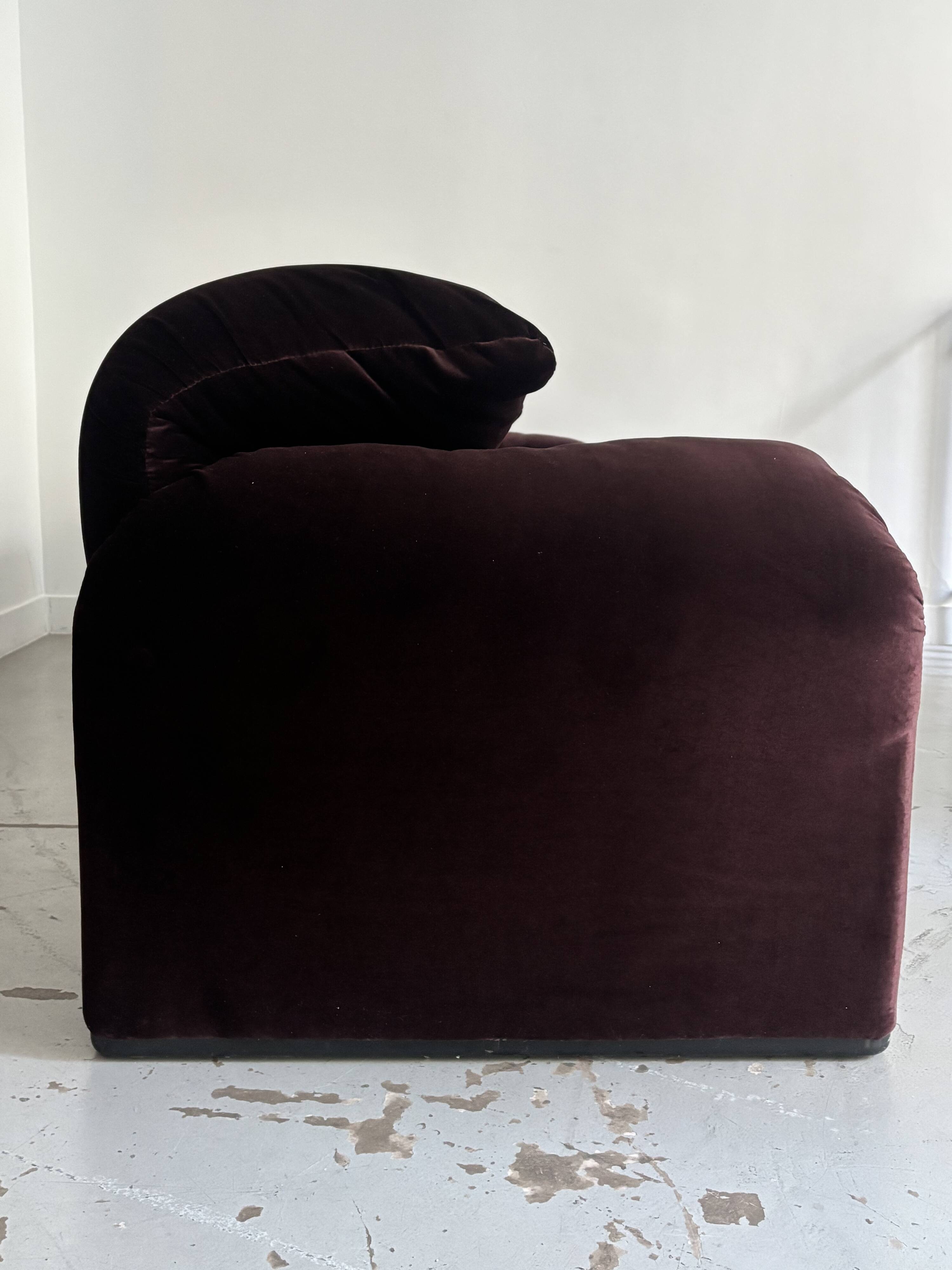 Maralunga 3-seater by Vico Magistretti for Cassina