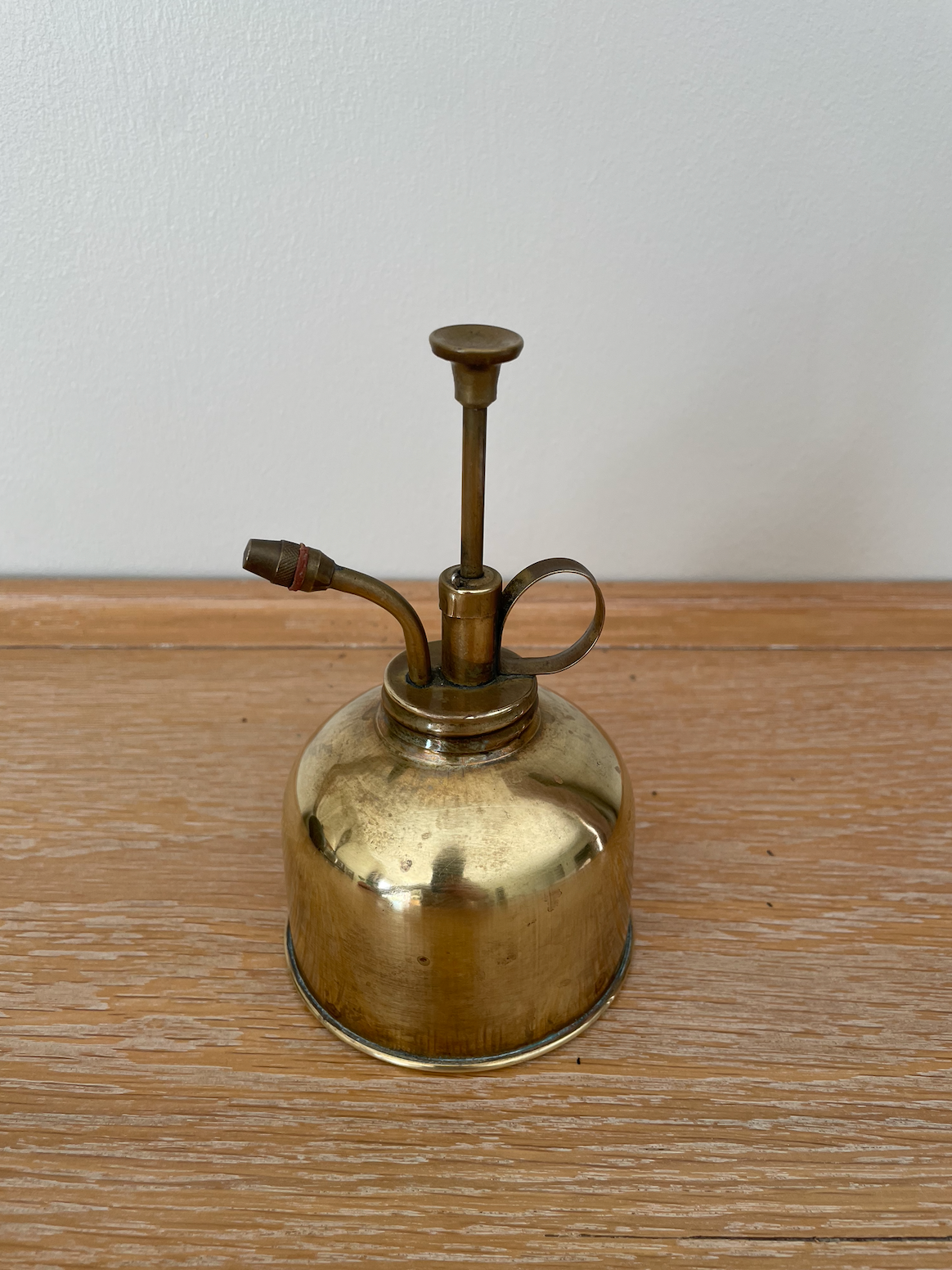 Brass plant mist