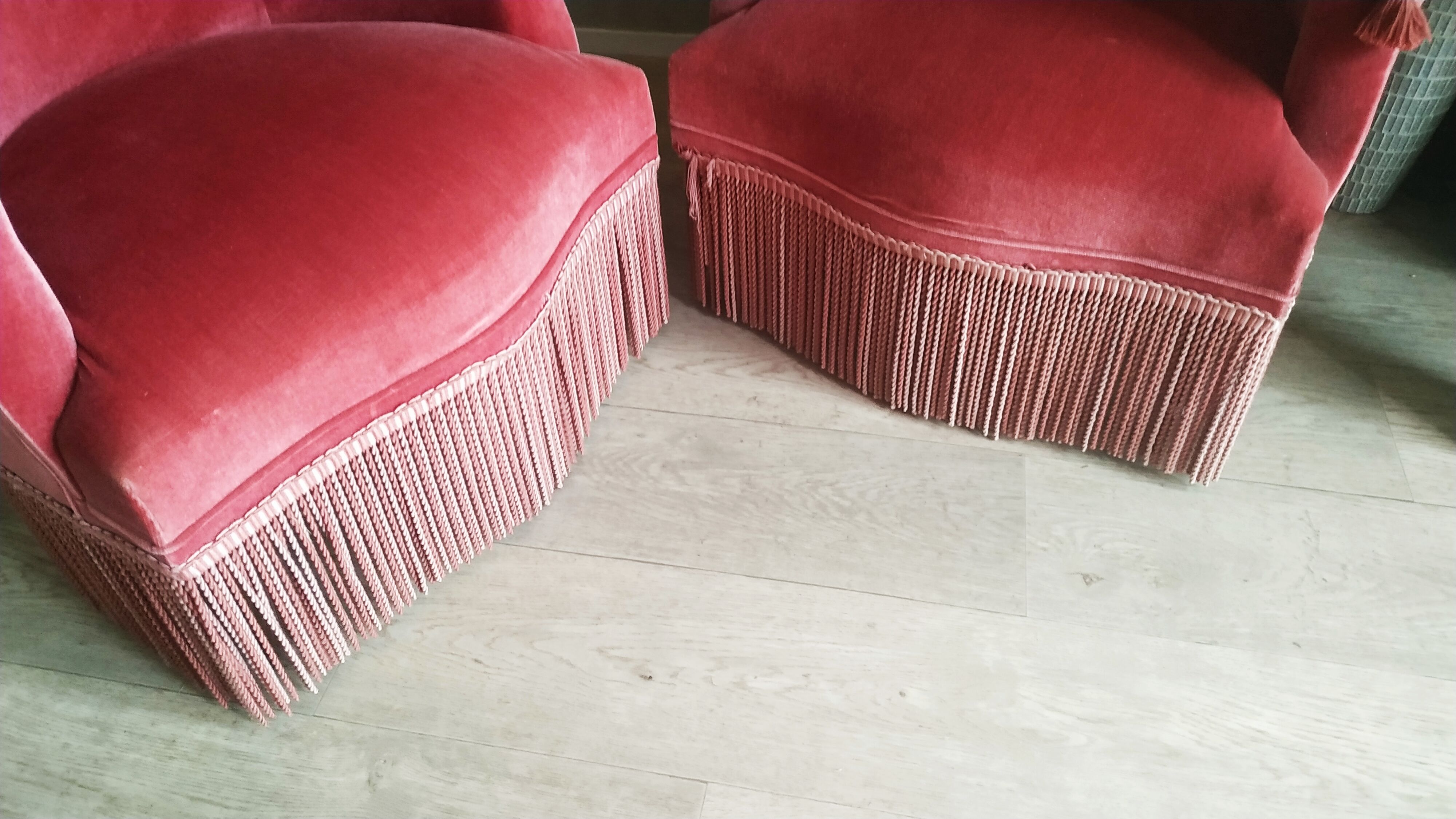 Pair of pink velvet toad armchairs