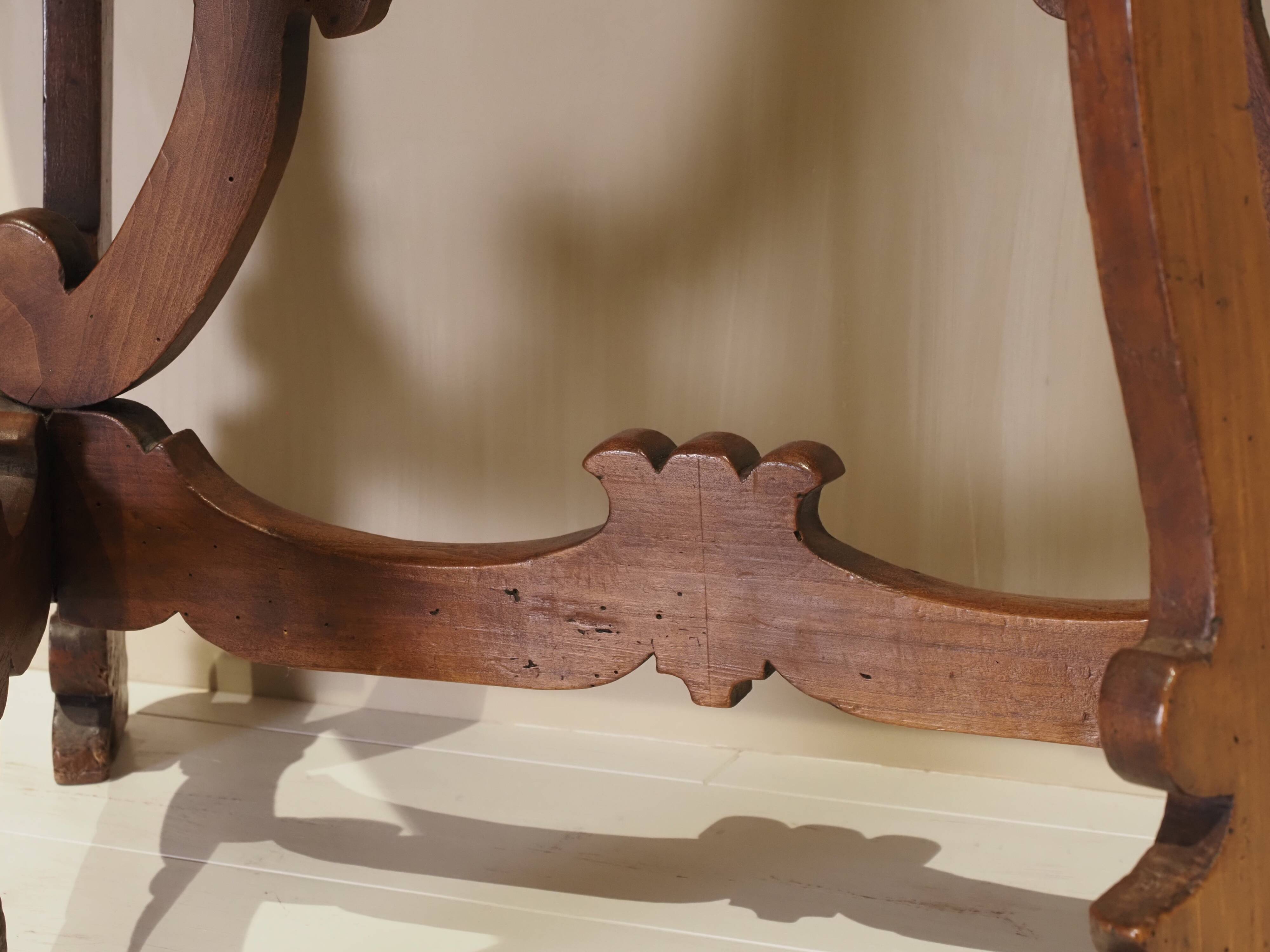 Pair of Italian consoles from the 18th century.