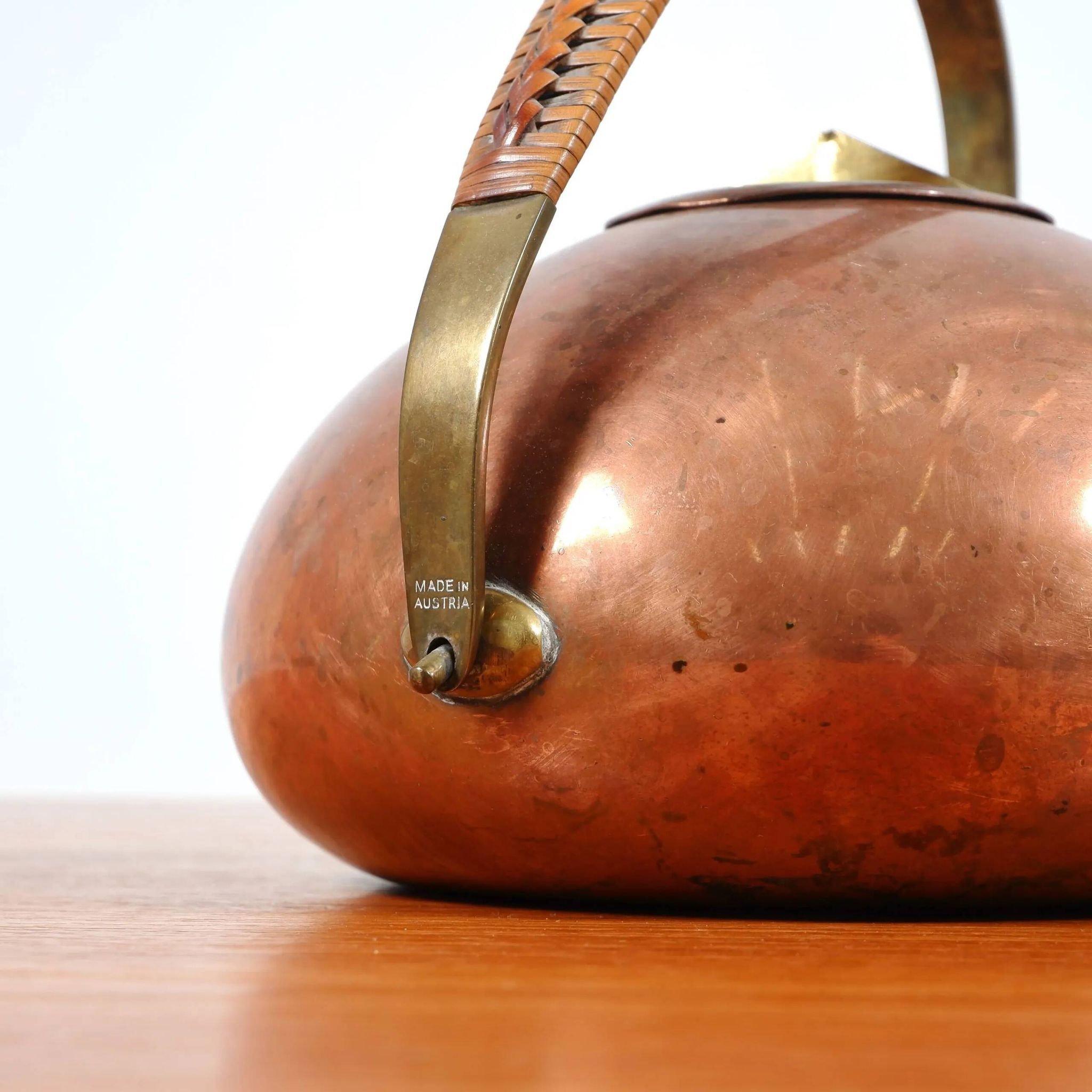 Théière Carl Auböck modèle 3879 en cuivre / laiton