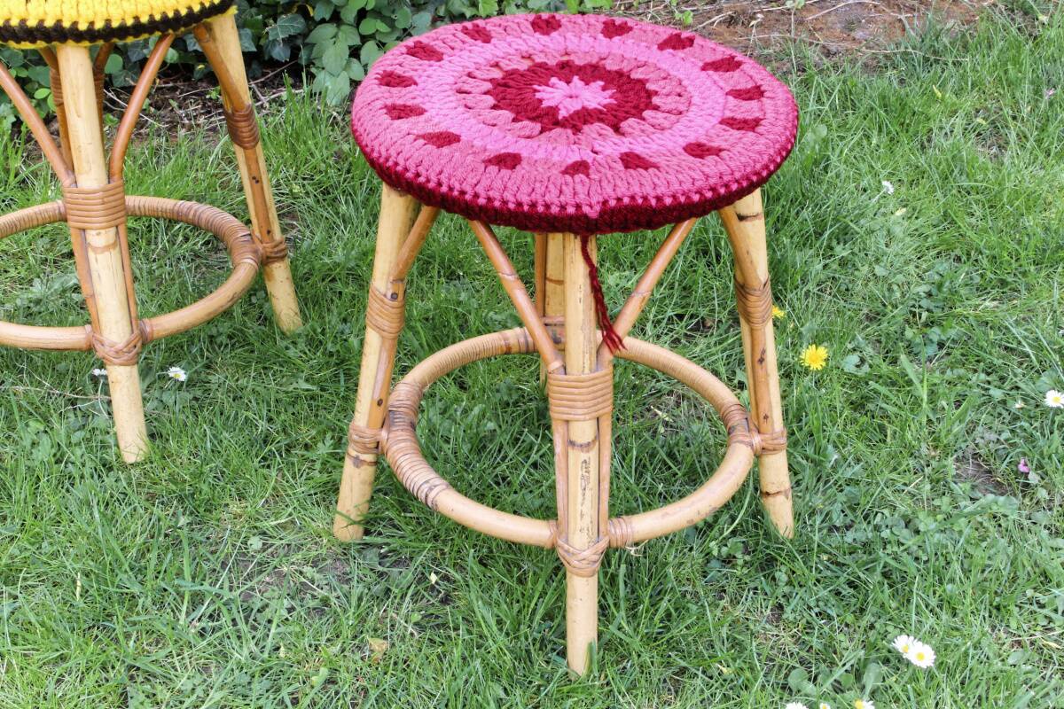 Set of 4 rattan stools and crochet covers