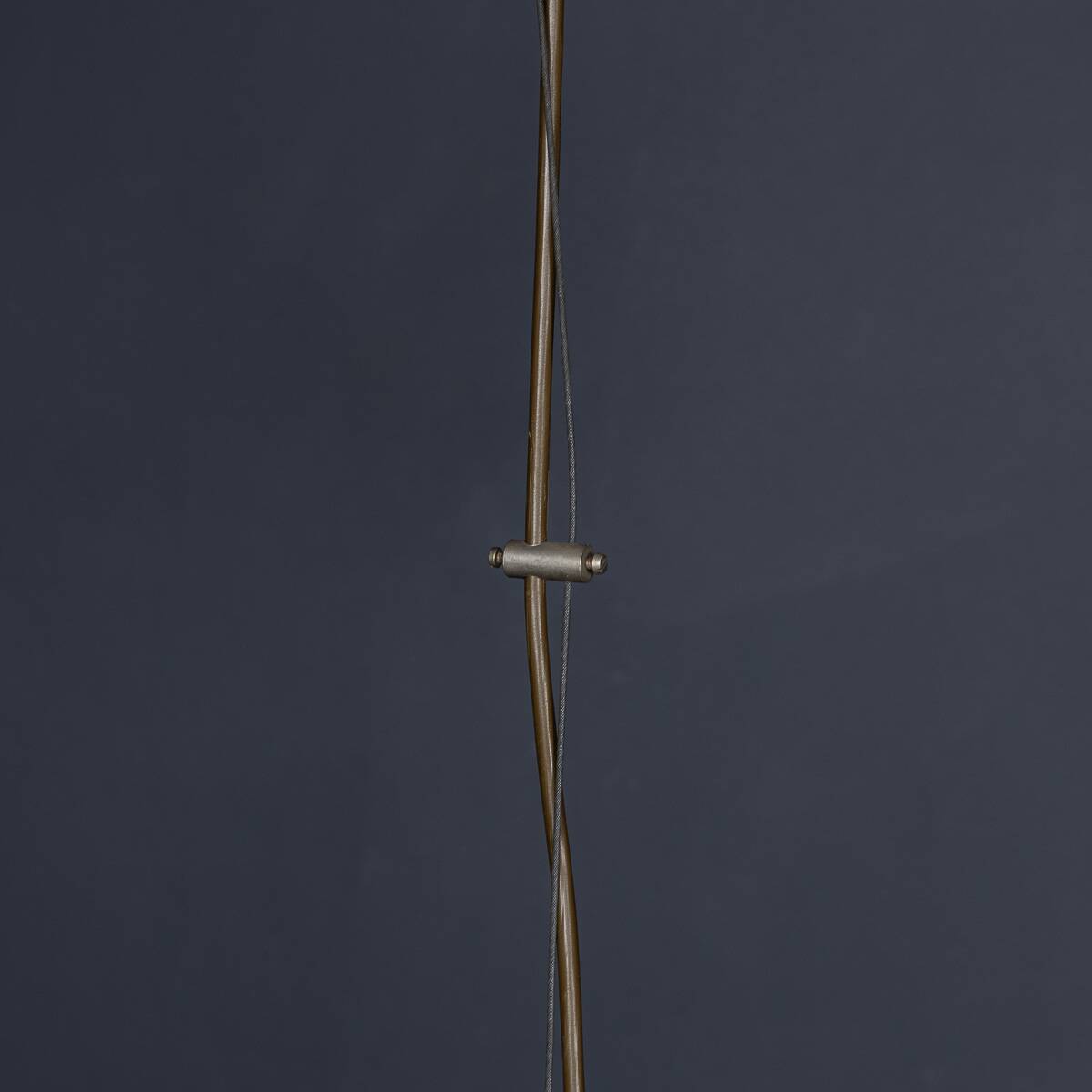 Paire de suspensions en opaline "Delta" italienne des années 1960 par Sergio Mazza.