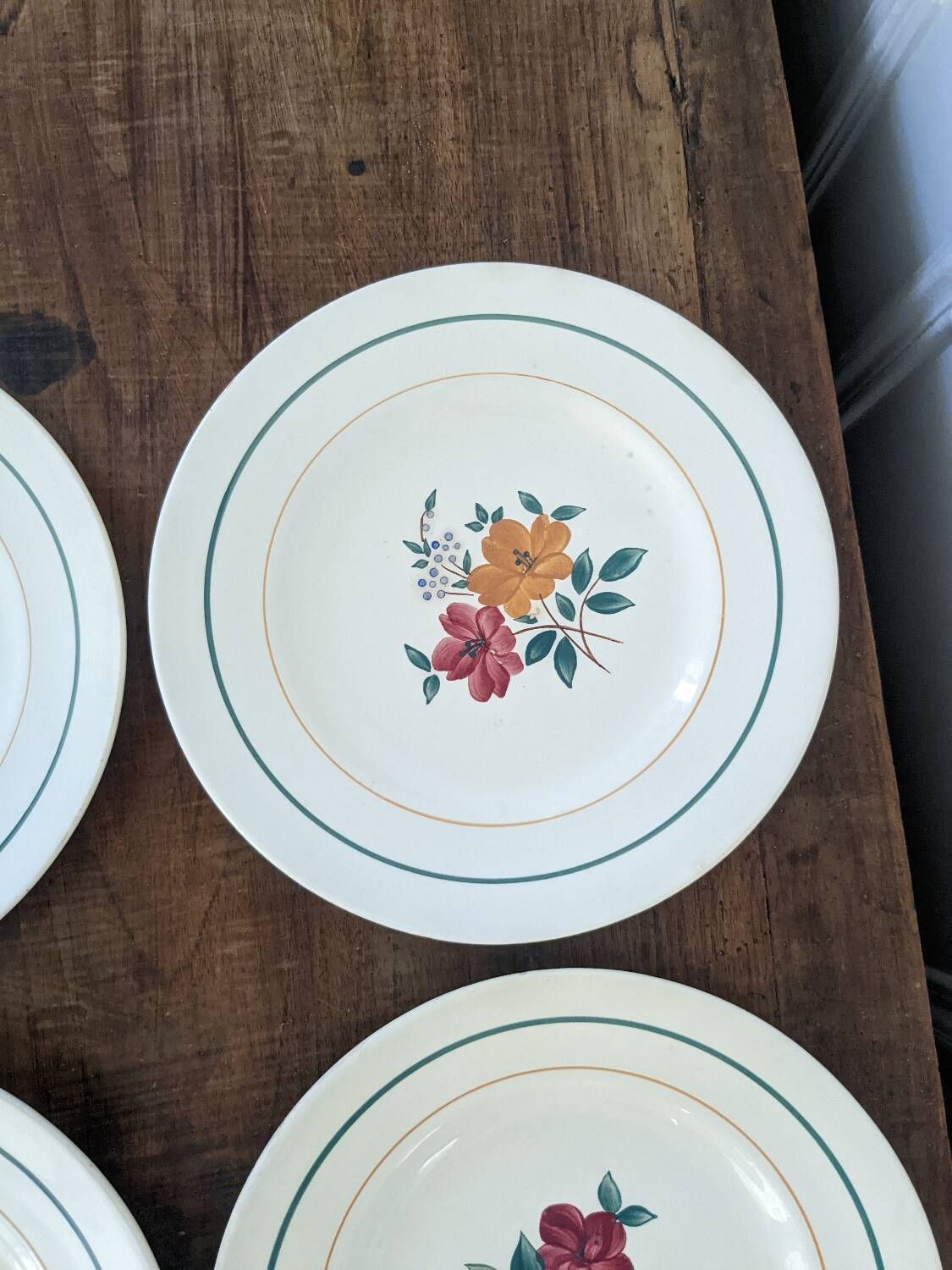 Six assiettes plates Mariette St Amand