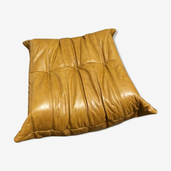 Ottoman "Togo" leather designed by Michel Ducaroy 1973