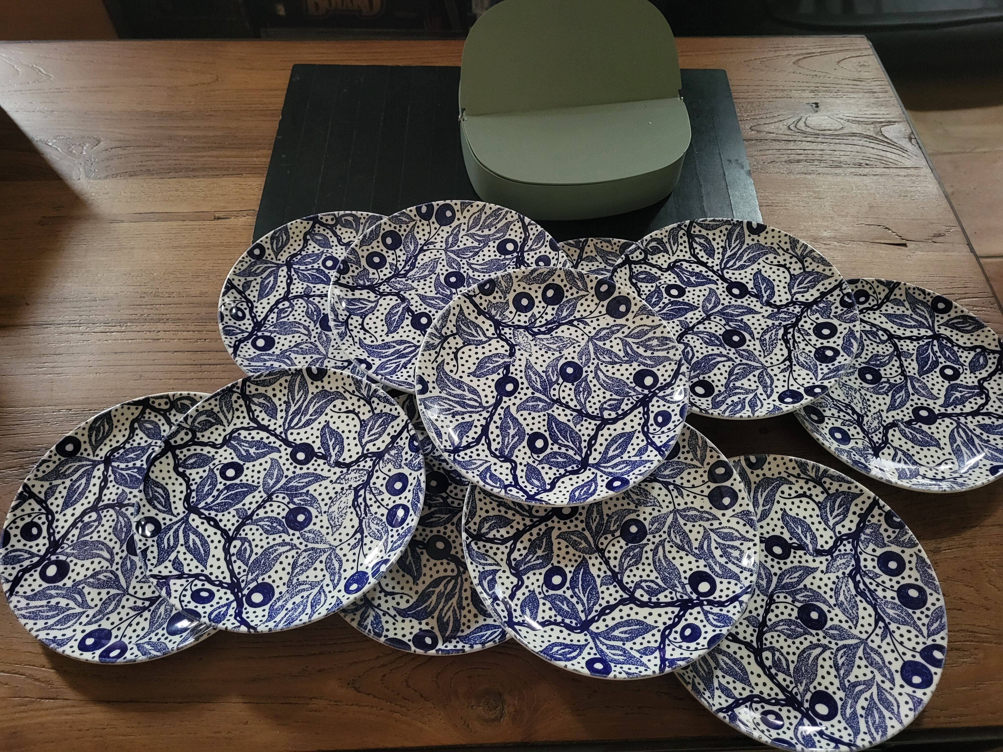 Gien "Émilie" dessert plates