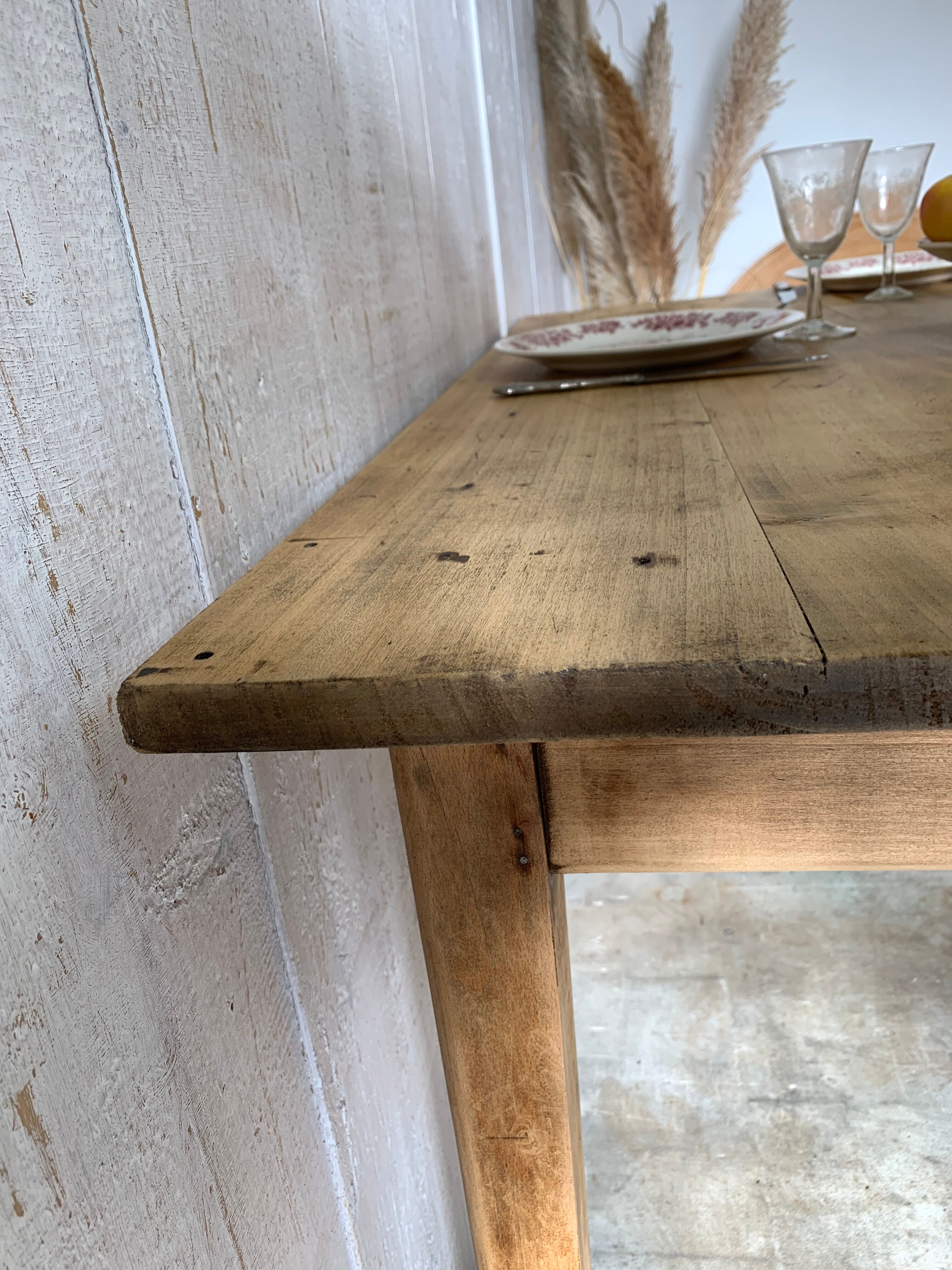 Farm table