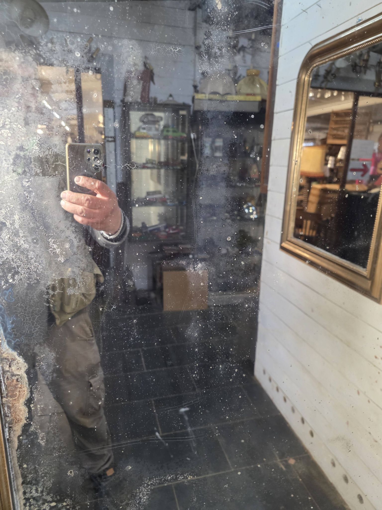 Golden mirror in oak from the 19th century.