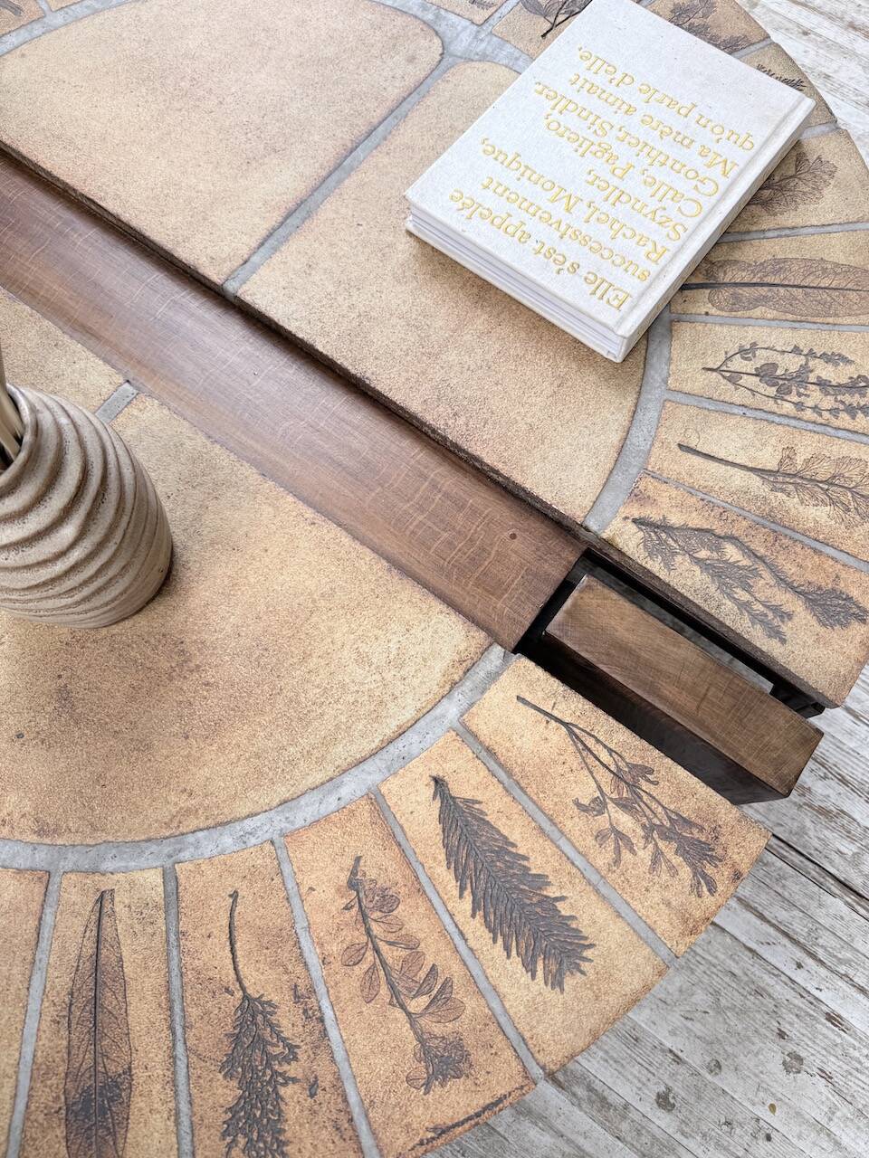Table basse Roger Capron « grain de café »