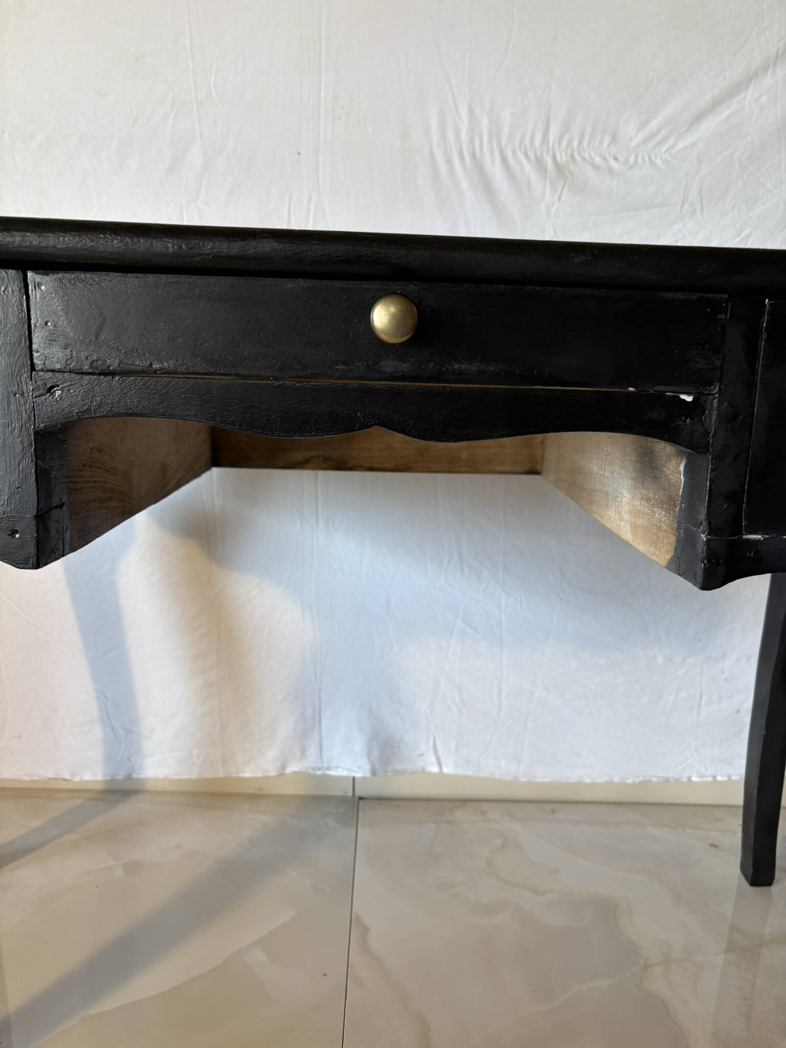 Antique black patinated desk – curved legs and chic country style