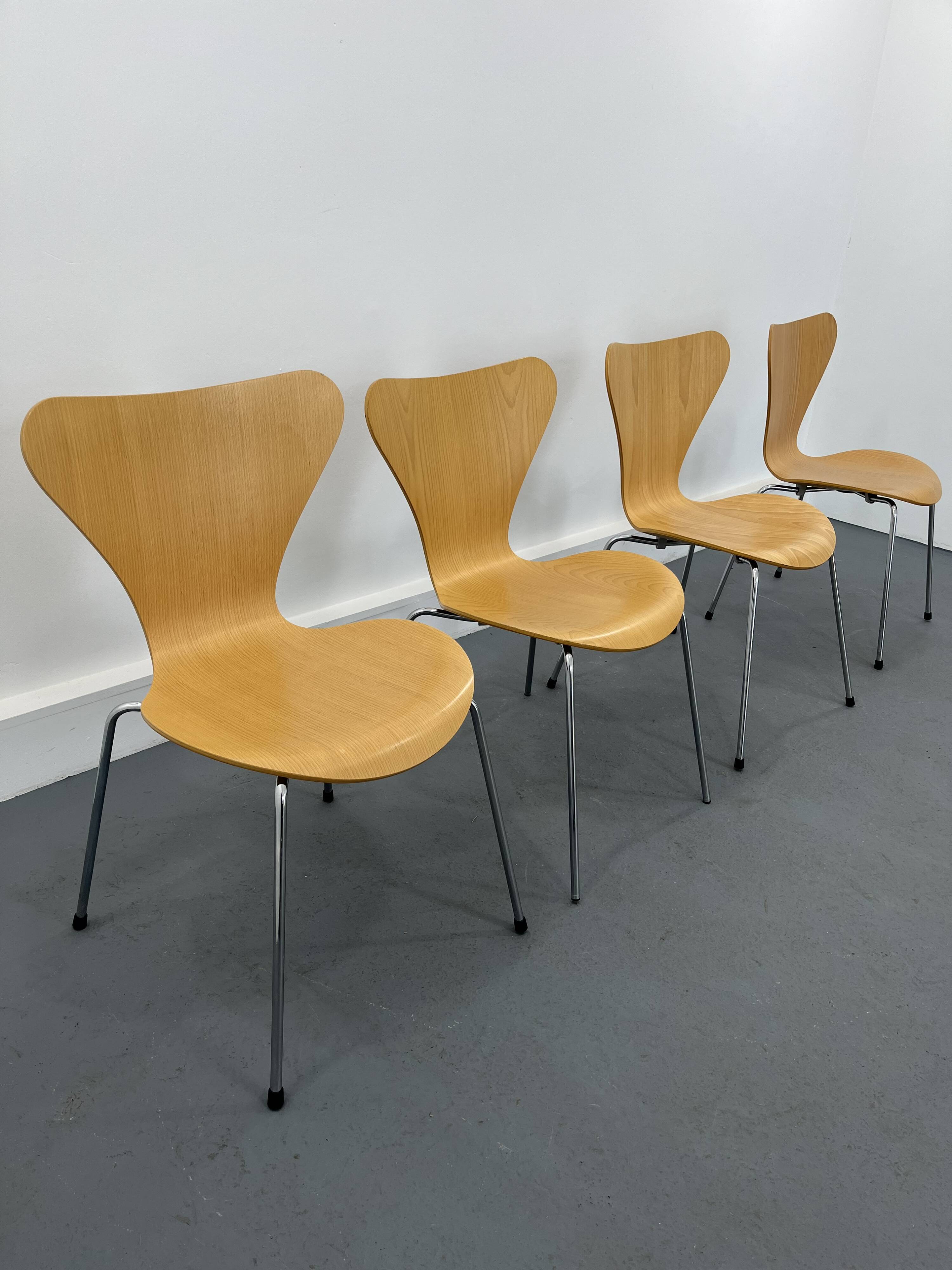Chairs 3107 by Arne Jacobsen for Fritz Hansen, 1990s