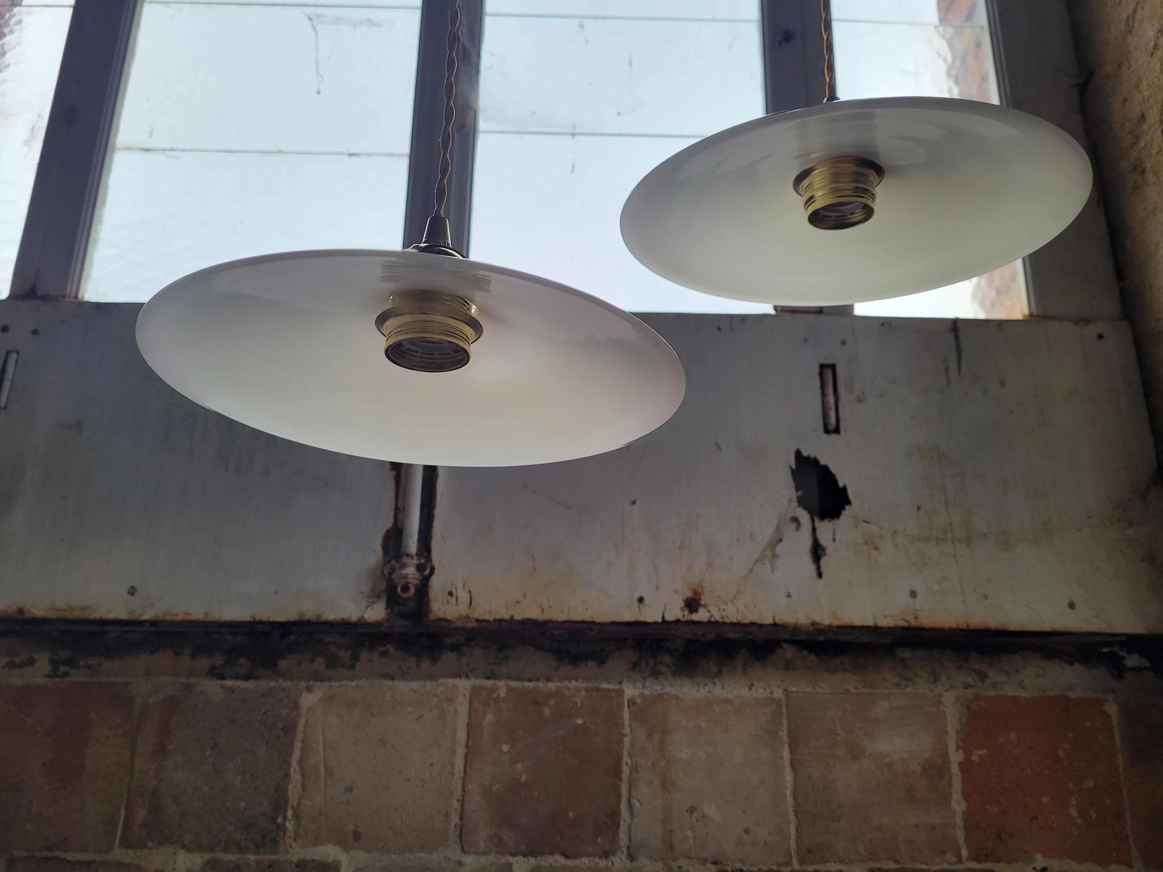 Duo de suspensions en opaline blanche