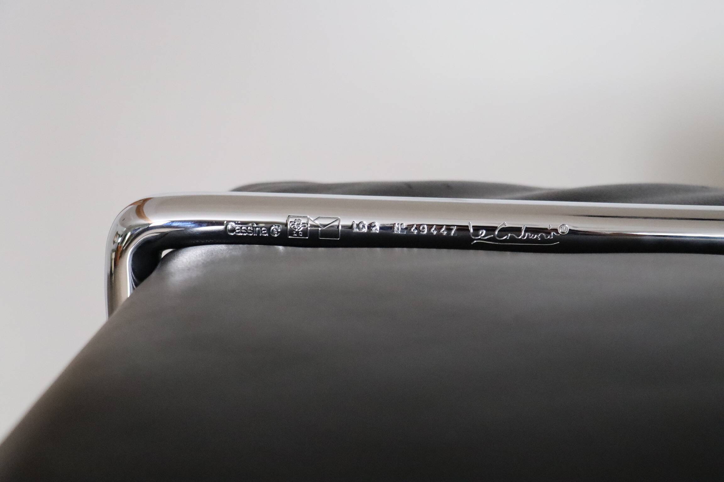 Canapé 2 places vintage Cassina LC2 par Charlotte Perriand et Le Corbusier