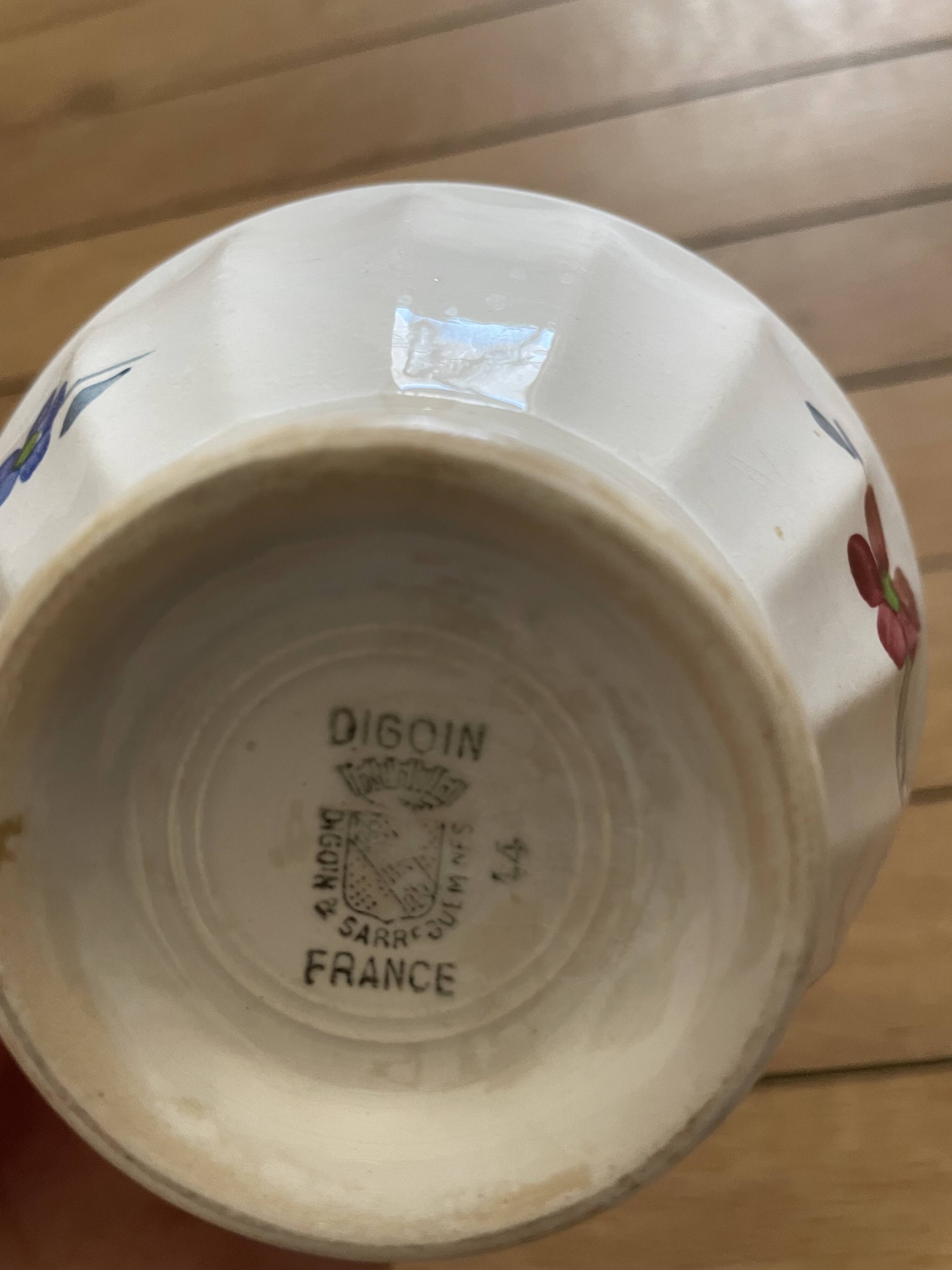 Digoin Mary Lou model bowl on pedestal 251009