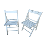 Set of folding chairs made of white patinated garden wood