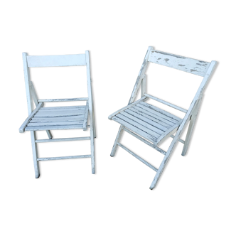 Set of folding chairs made of white patinated garden wood