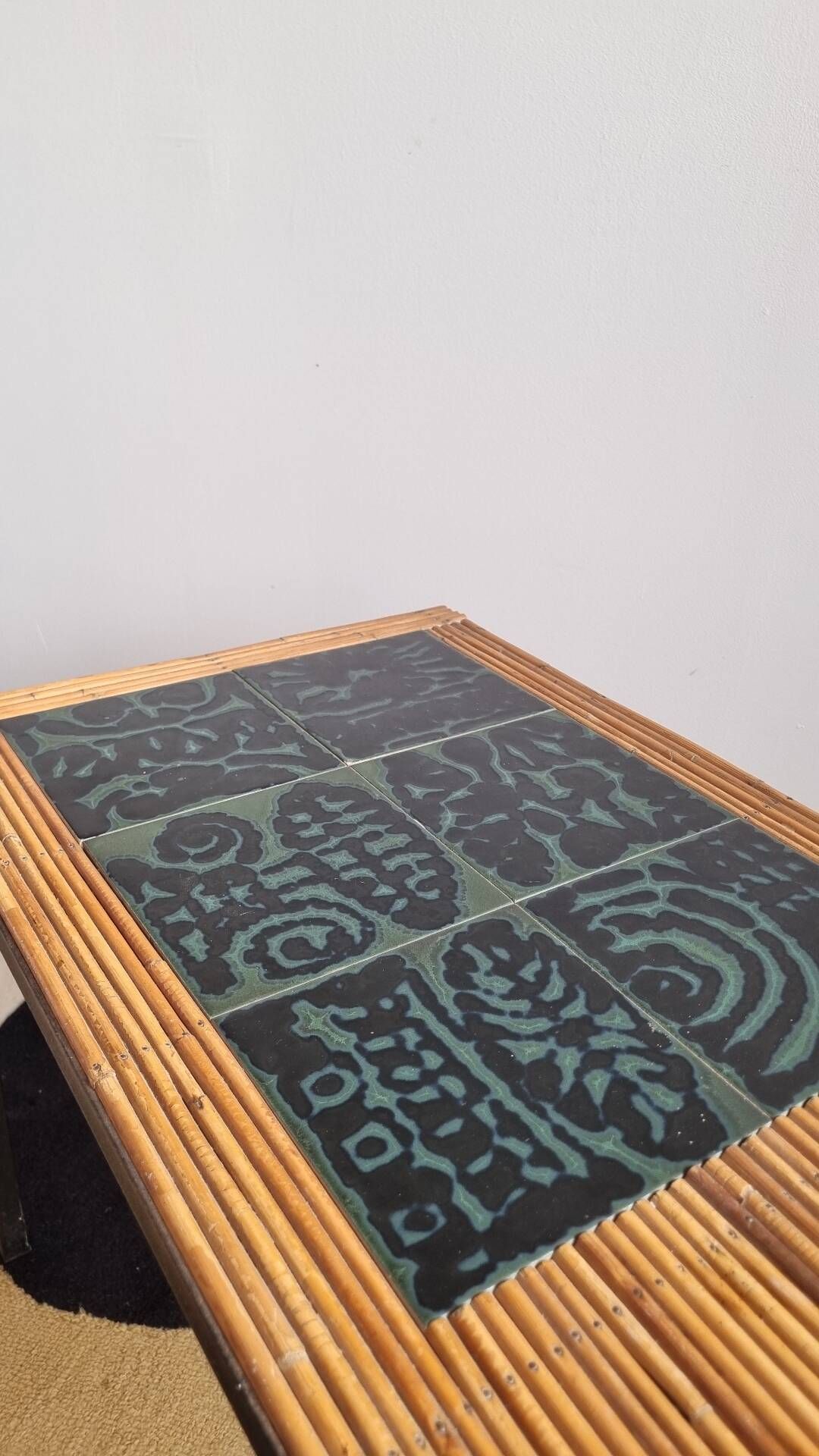 Table basse vintage rotin carreaux 