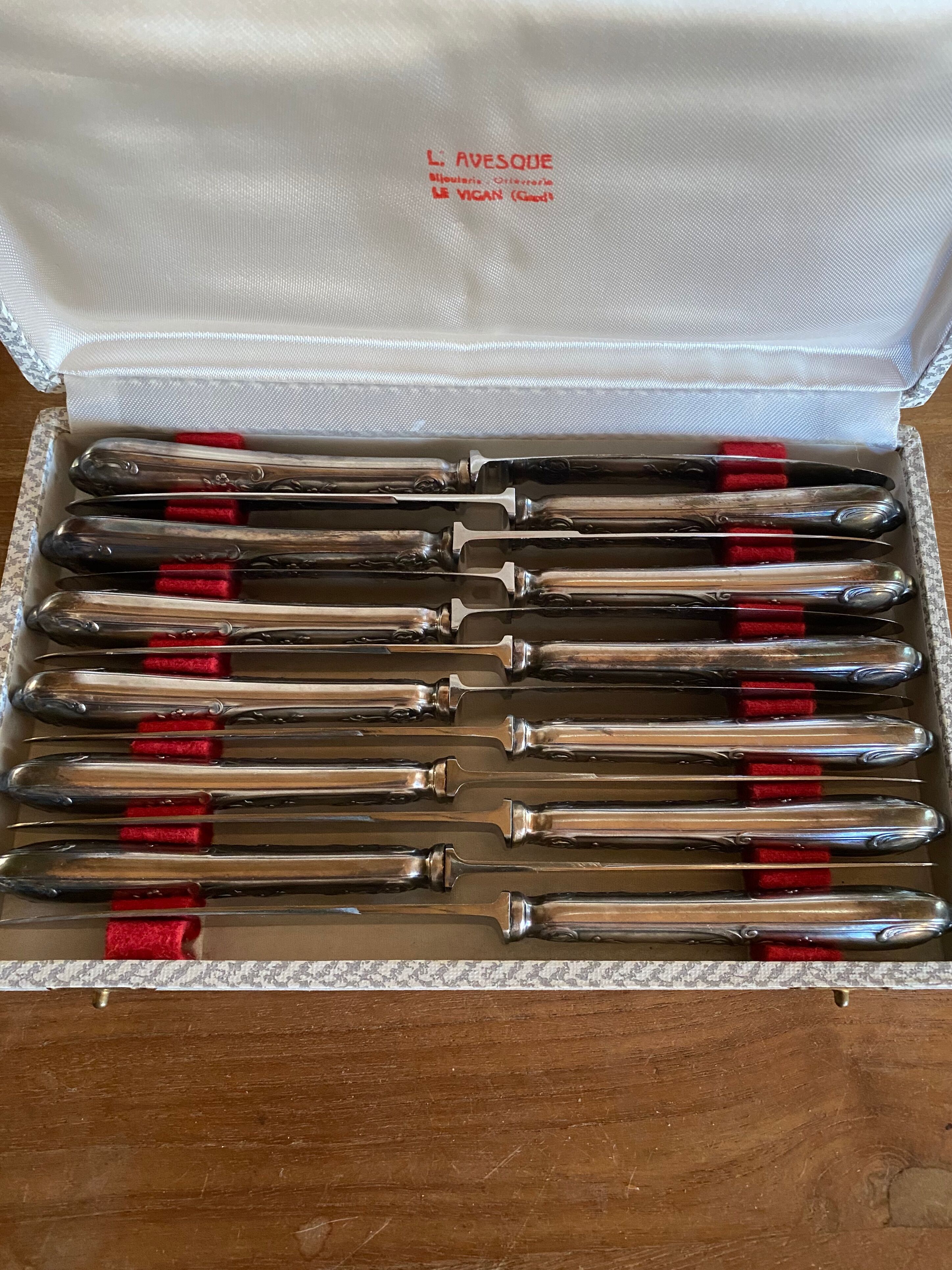 Complete silver metal cutlery housewife for 12 people