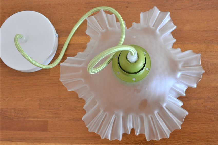 White pleated opaline pendant lamp – Electric mounting in green color