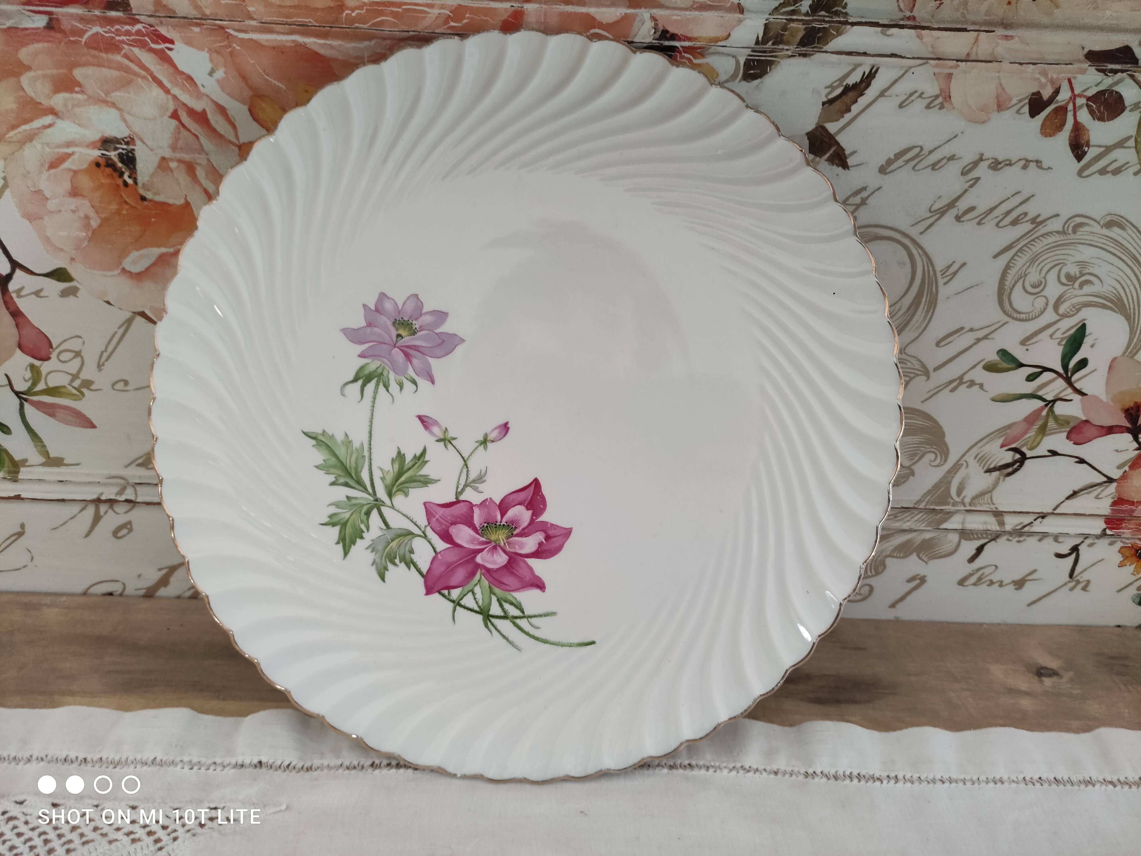 Round dish K&G Lunéville model Esterel