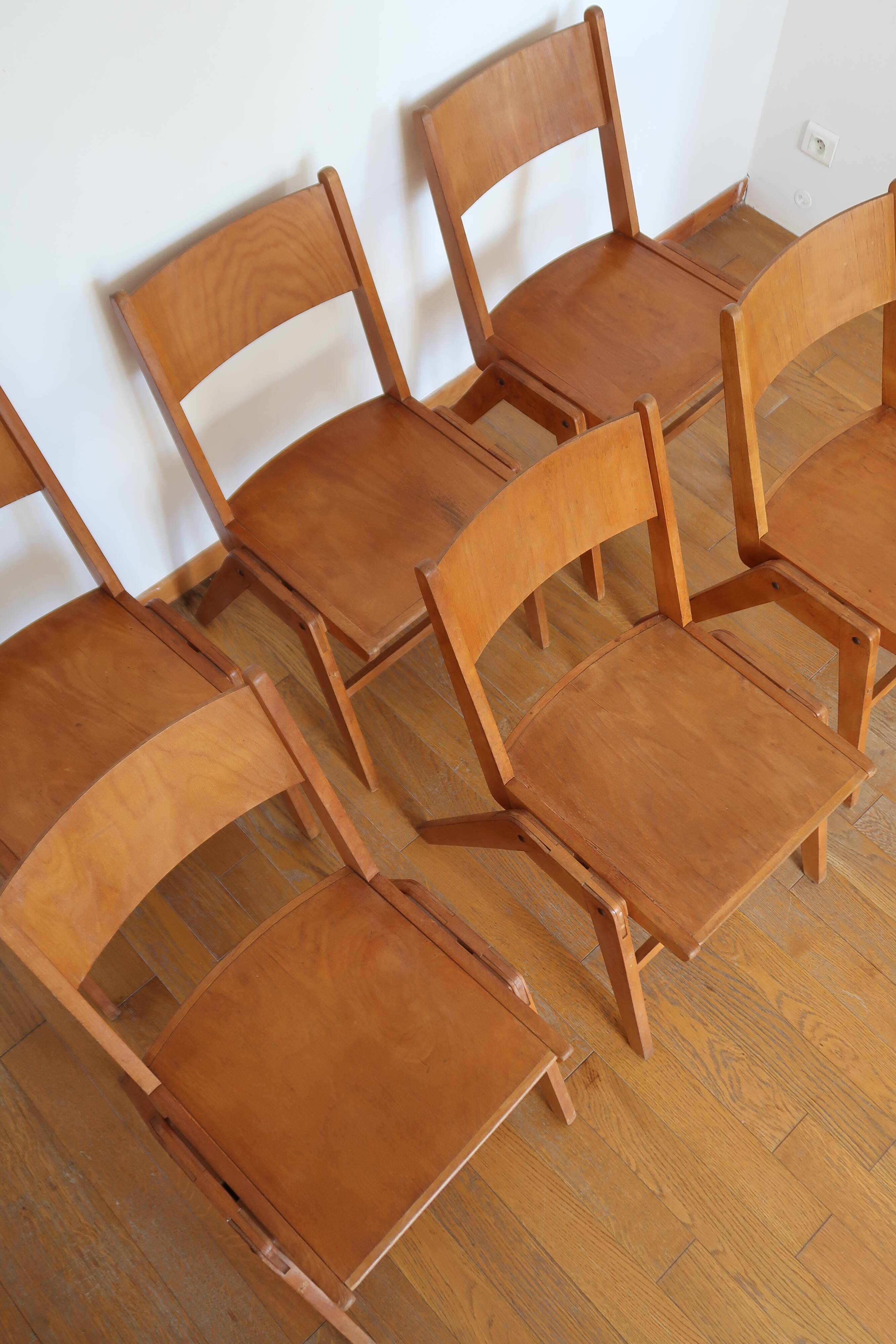 Set of 12 Scandinavian chairs compass feet