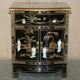 Decorative Chinese buffet in Chinoiserie style in lacquer and steatite.