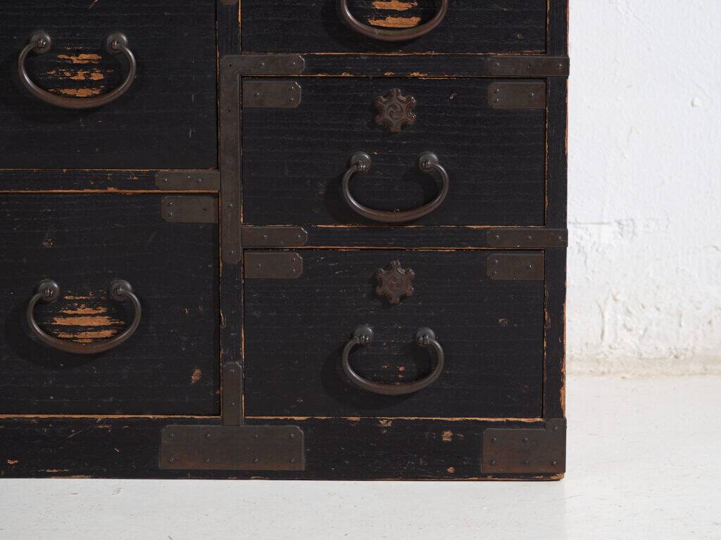 Antique Japanese commode Isho-Dansu in paulownia – Meiji/Taishō period – circa 1890-1920