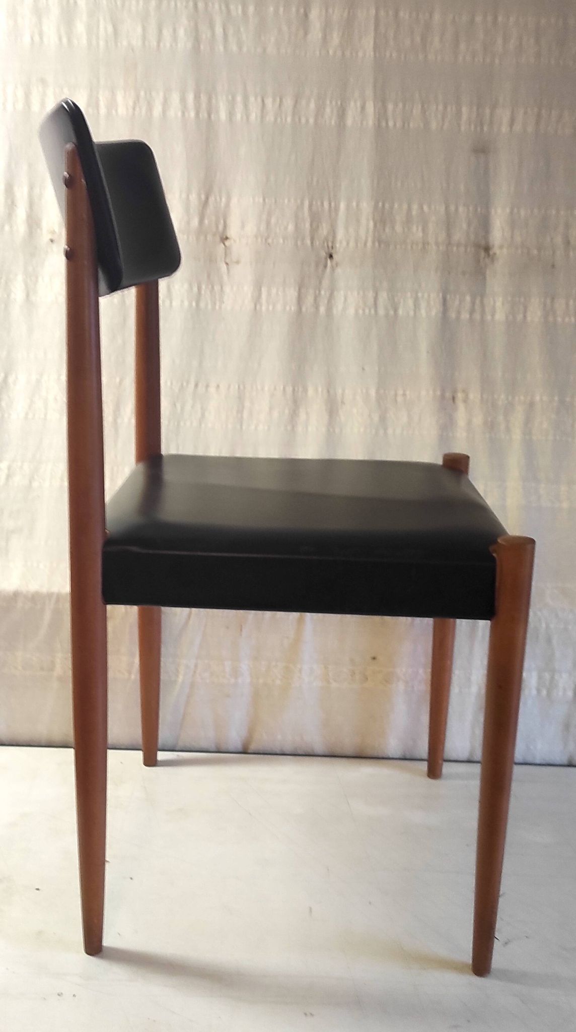 Scandinavian style chair in wood and faux leather - 1960s/70s