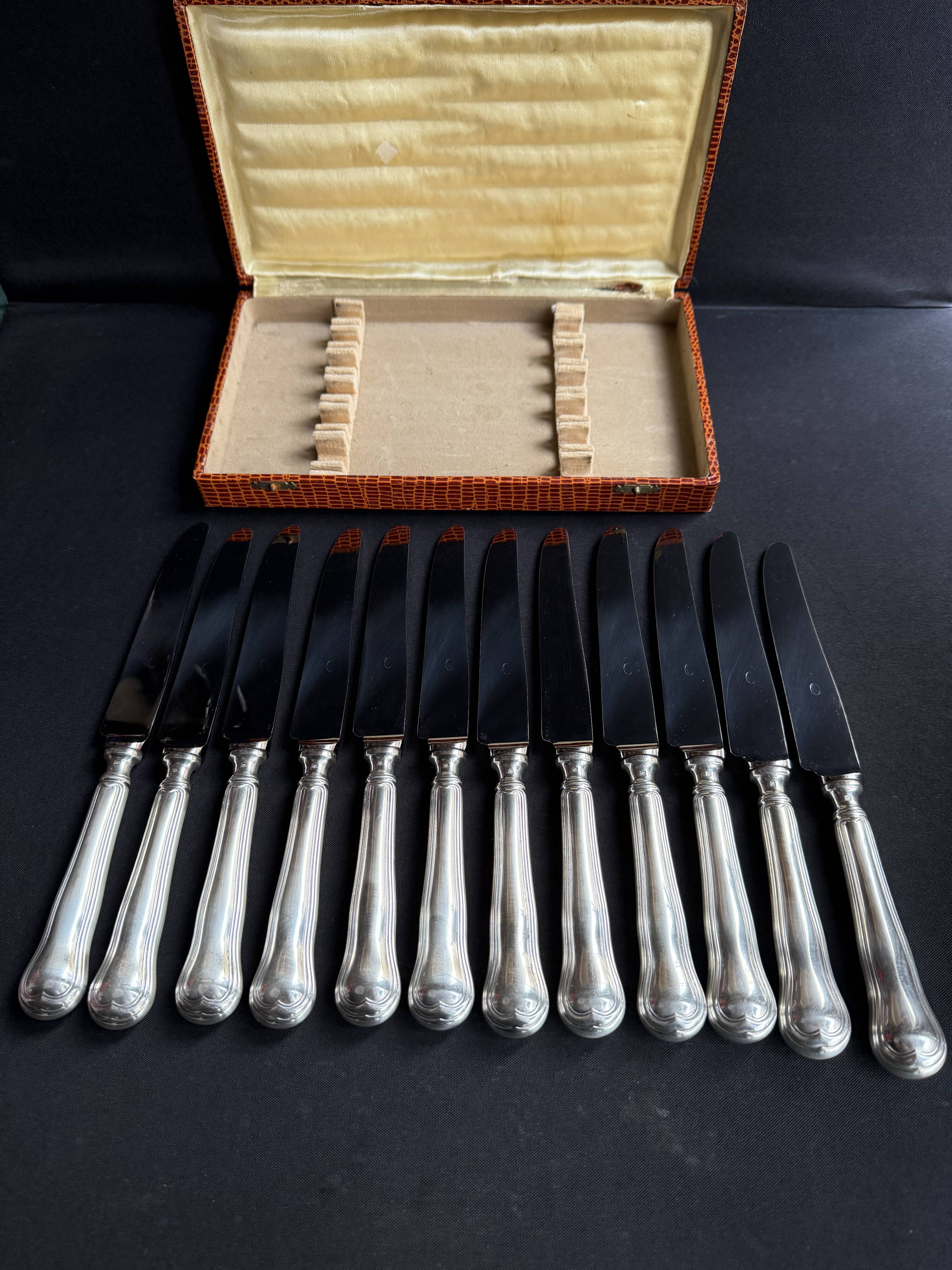 Box of 12 table knives – Silver metal and stainless steel