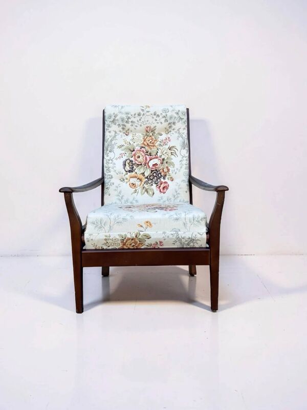 Fauteuil vintage en teck avec revêtement fleuri