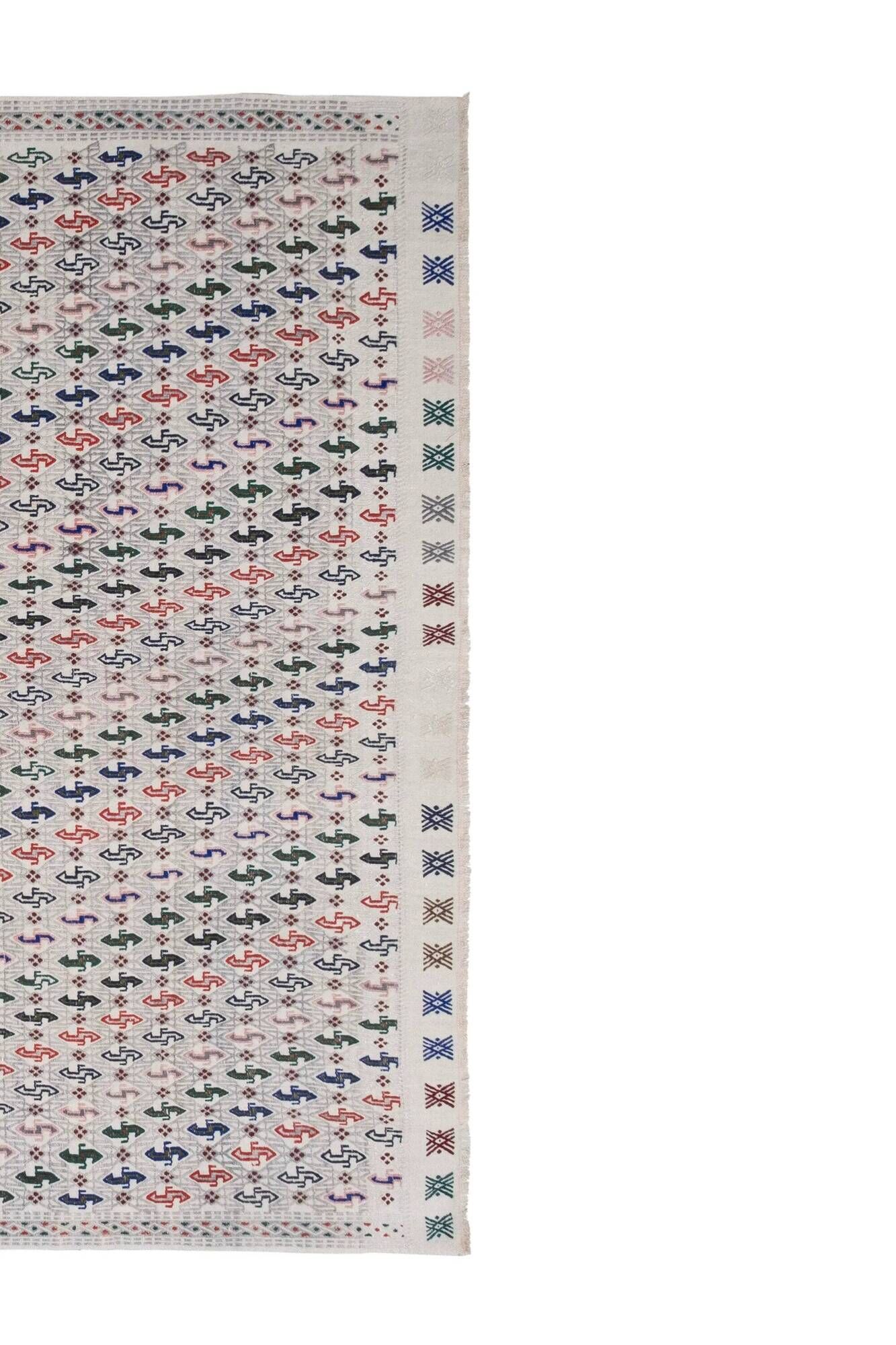 Vintage Turkish kilim, handwoven, 175x238 cm.