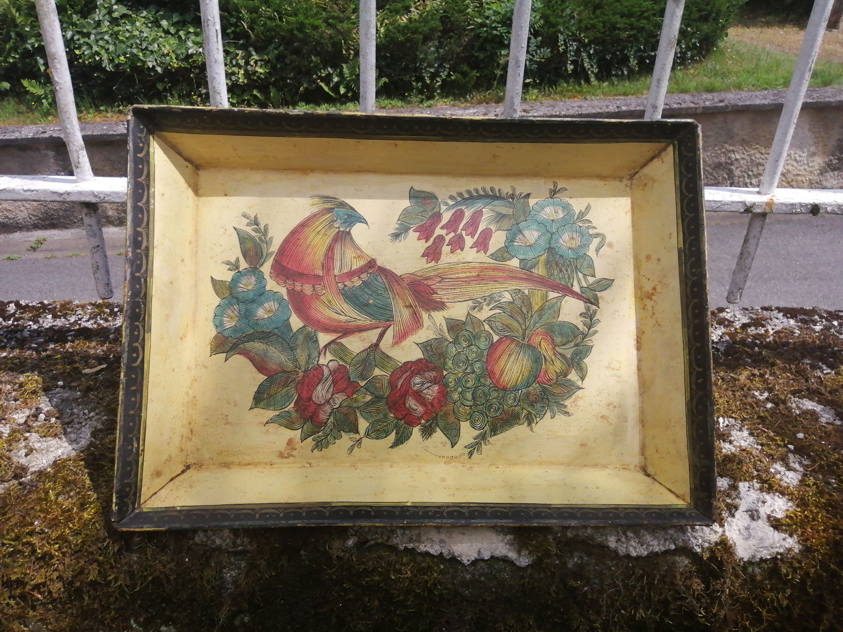 Rooster tray