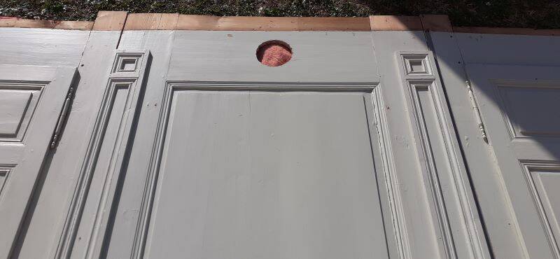 Pair of double fronted cupboard doors H252xL4m