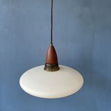 Suspension en verre de lait