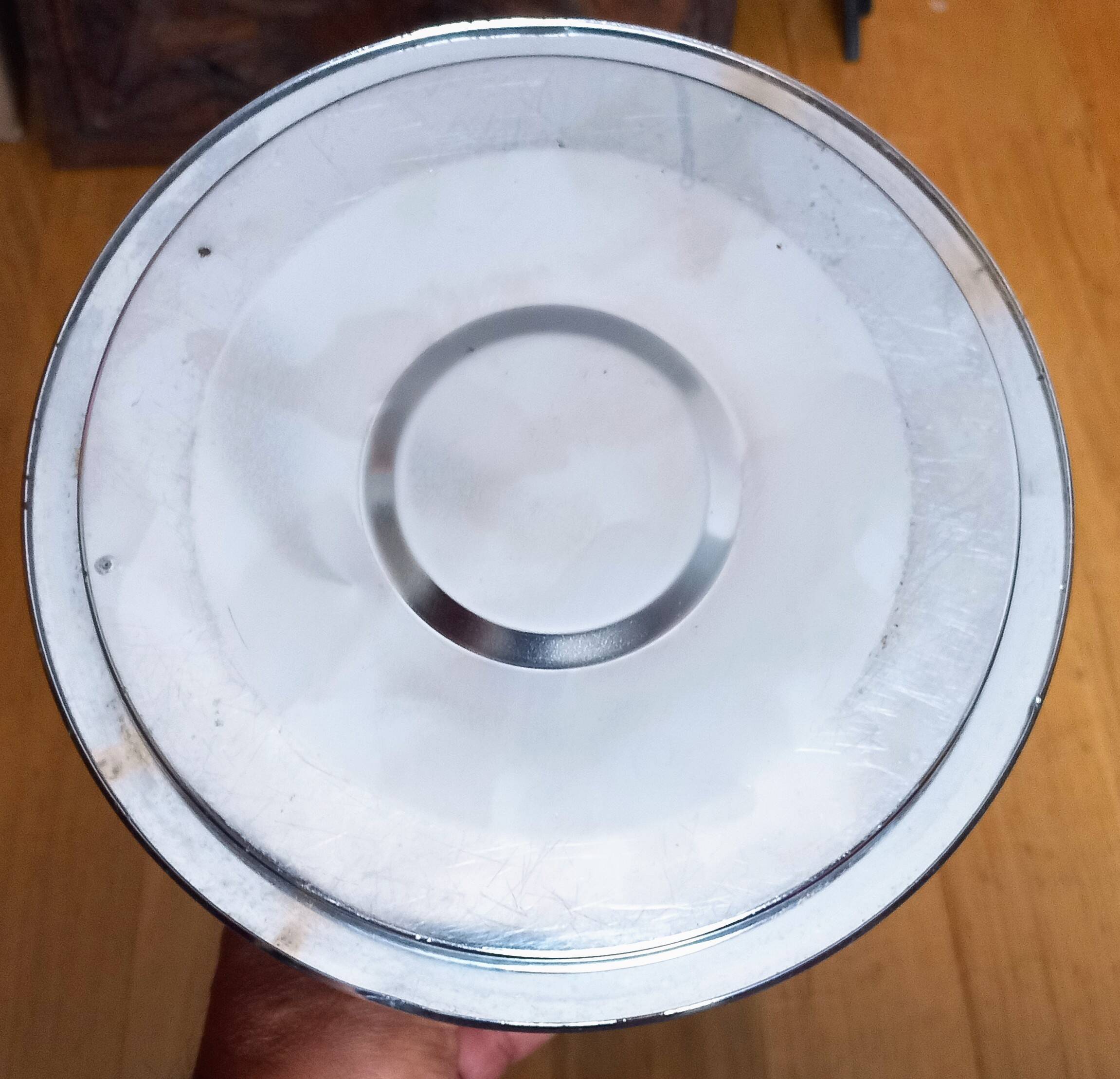 Spiral umbrella stand