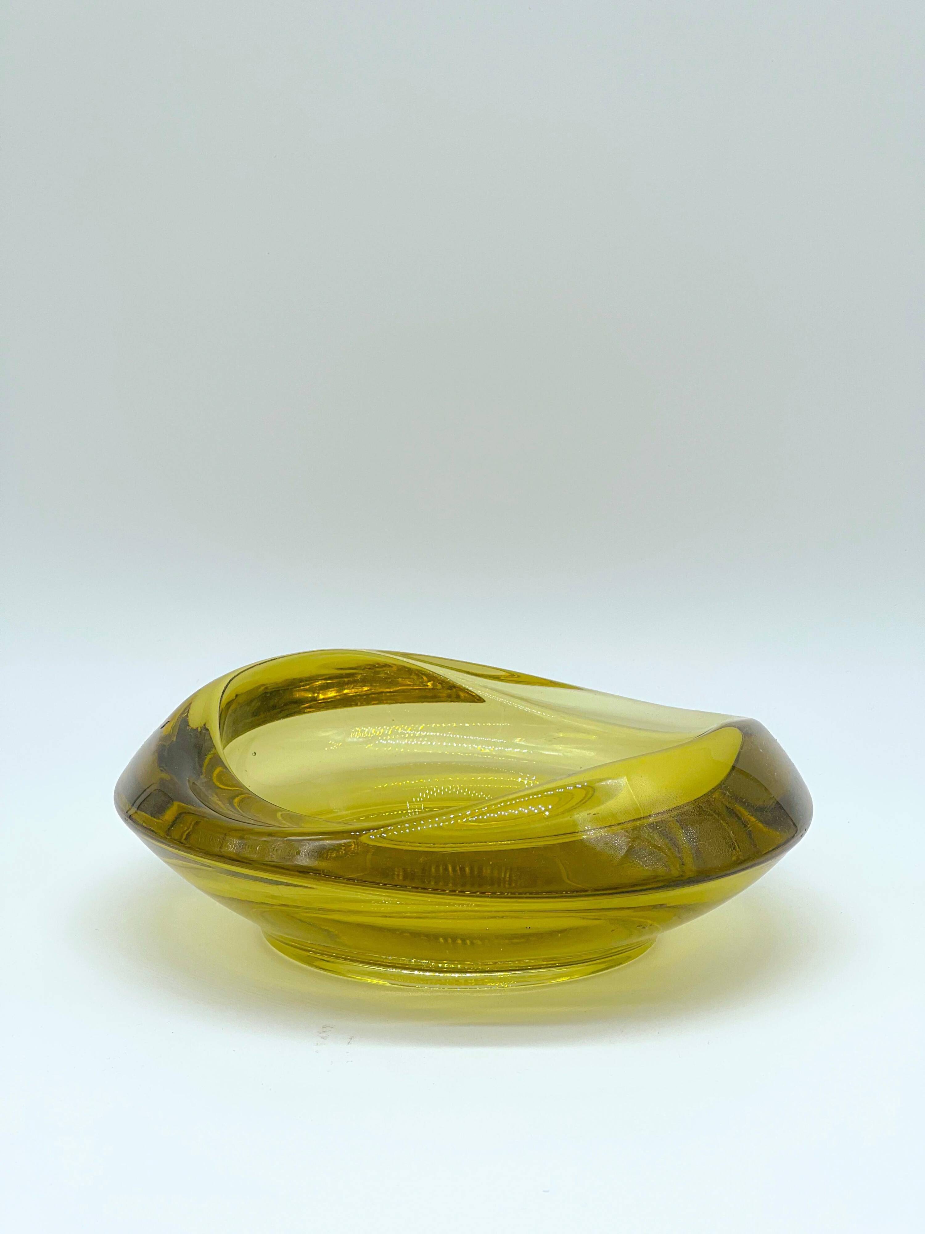 Bright Yellow Murano Sculptural Bowl , perfect to decorate your coffee tables !