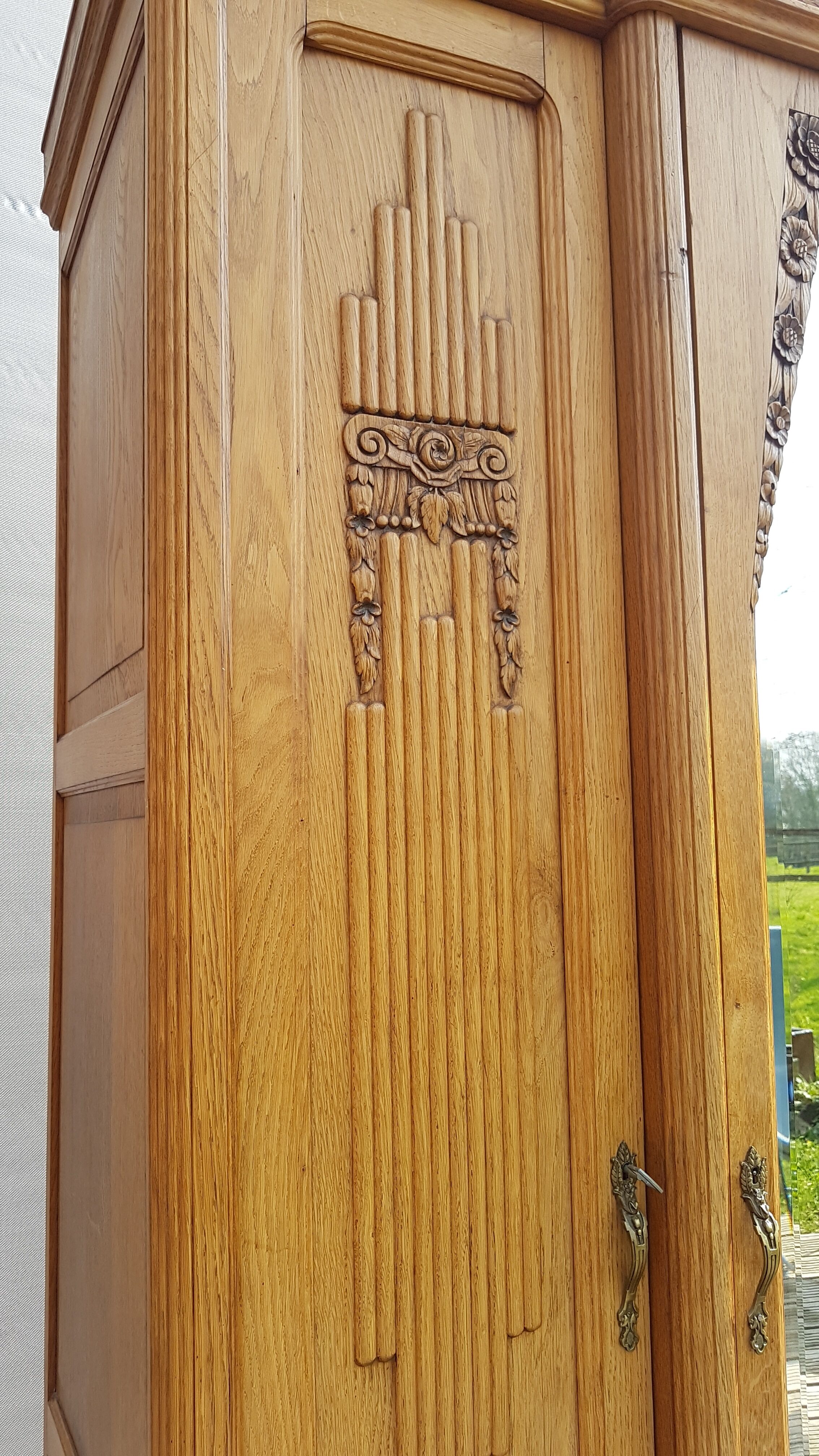 Ice oak art deco cabinet