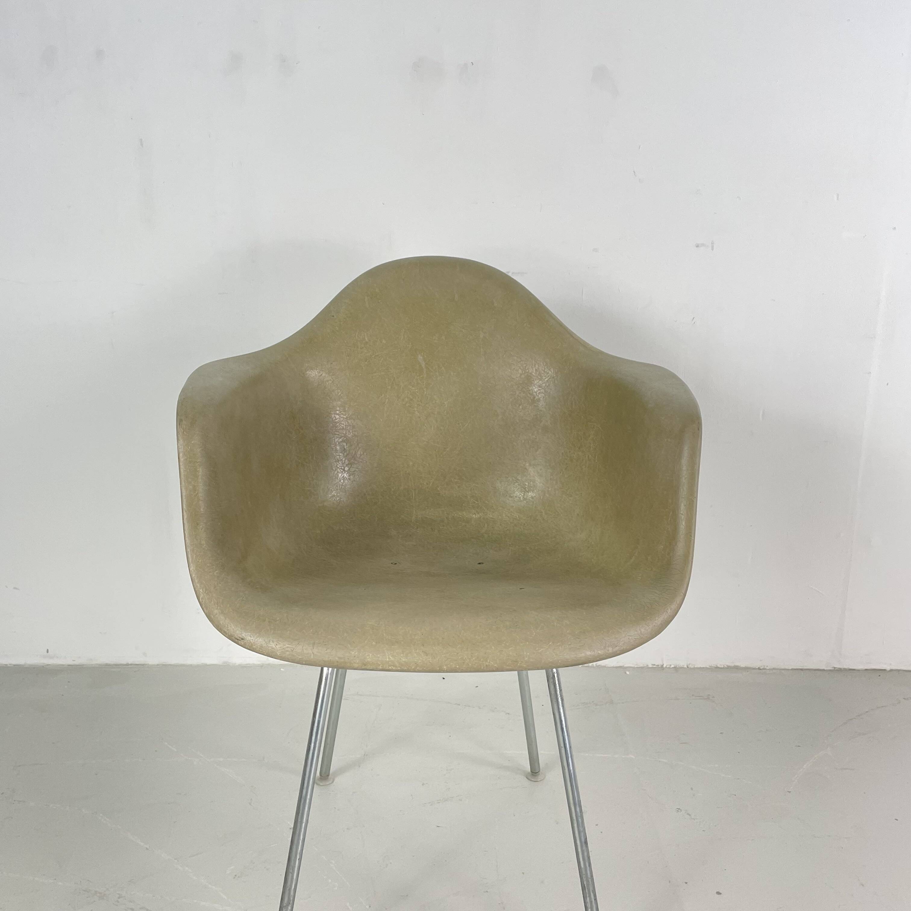 Eames Herman Miller DAX fibreglass chair in seafoam green