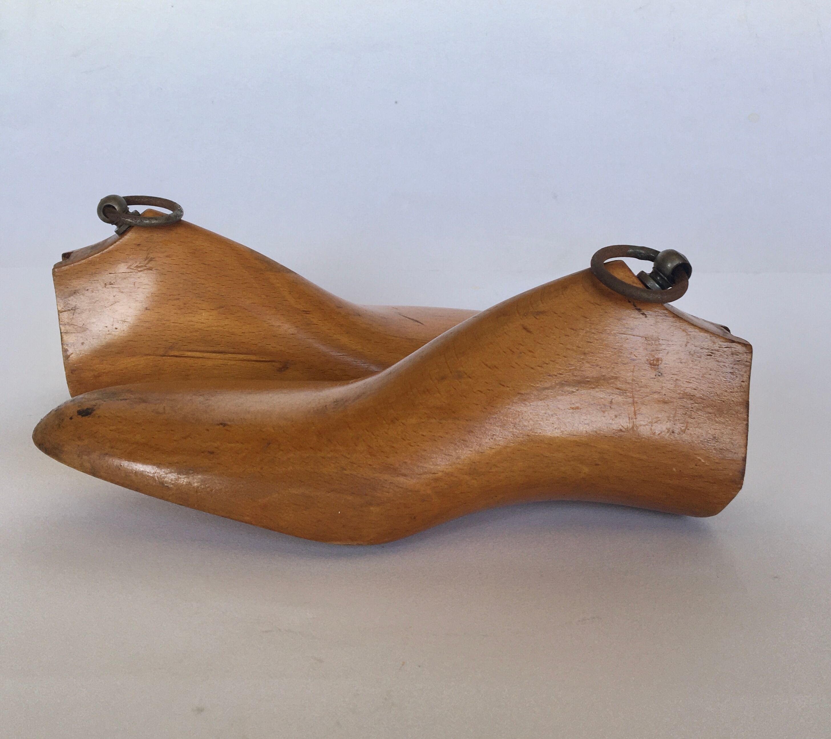 Wooden shoe trees