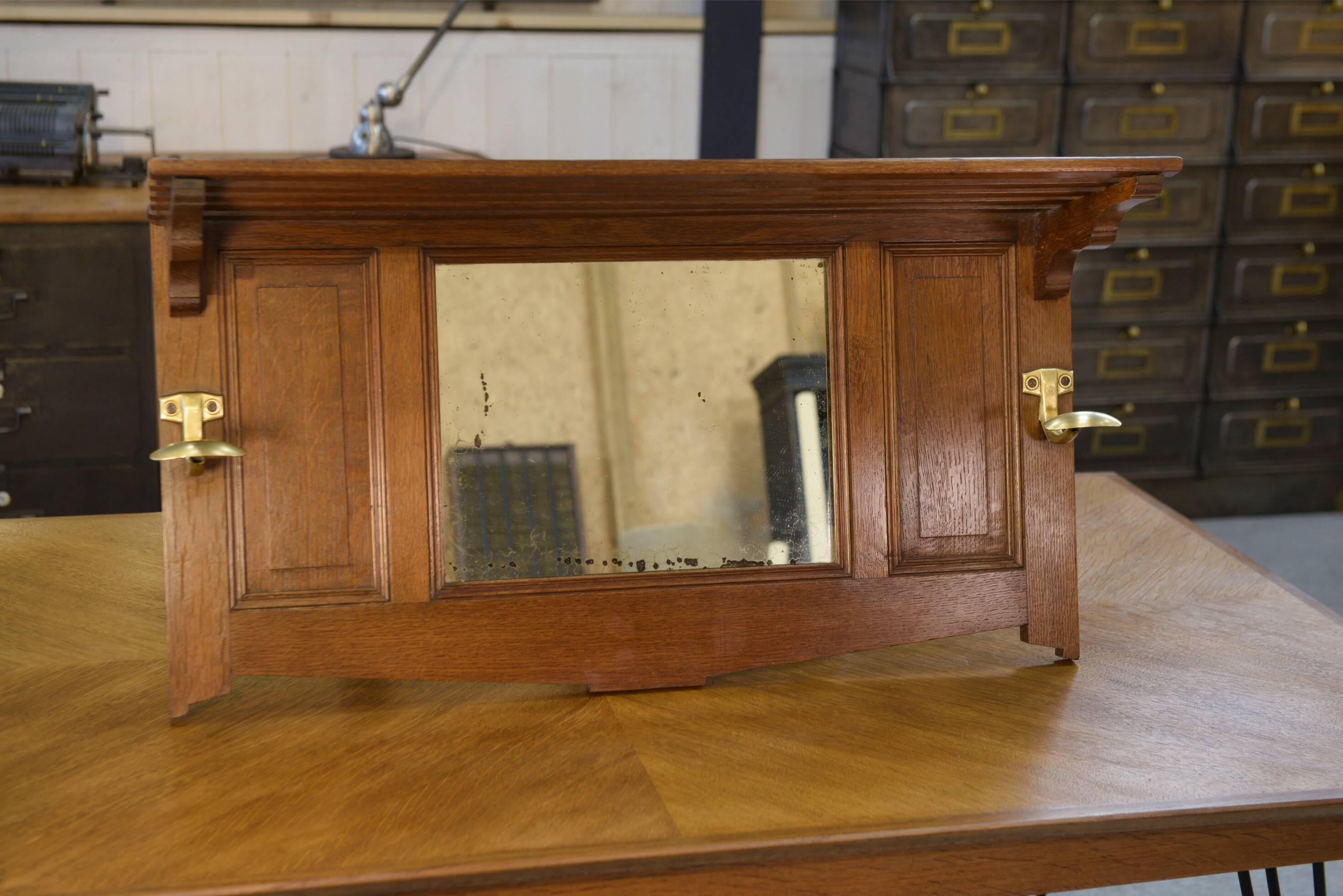 Solid oak coat rack and 2 brass hooks, Art Deco 1930s