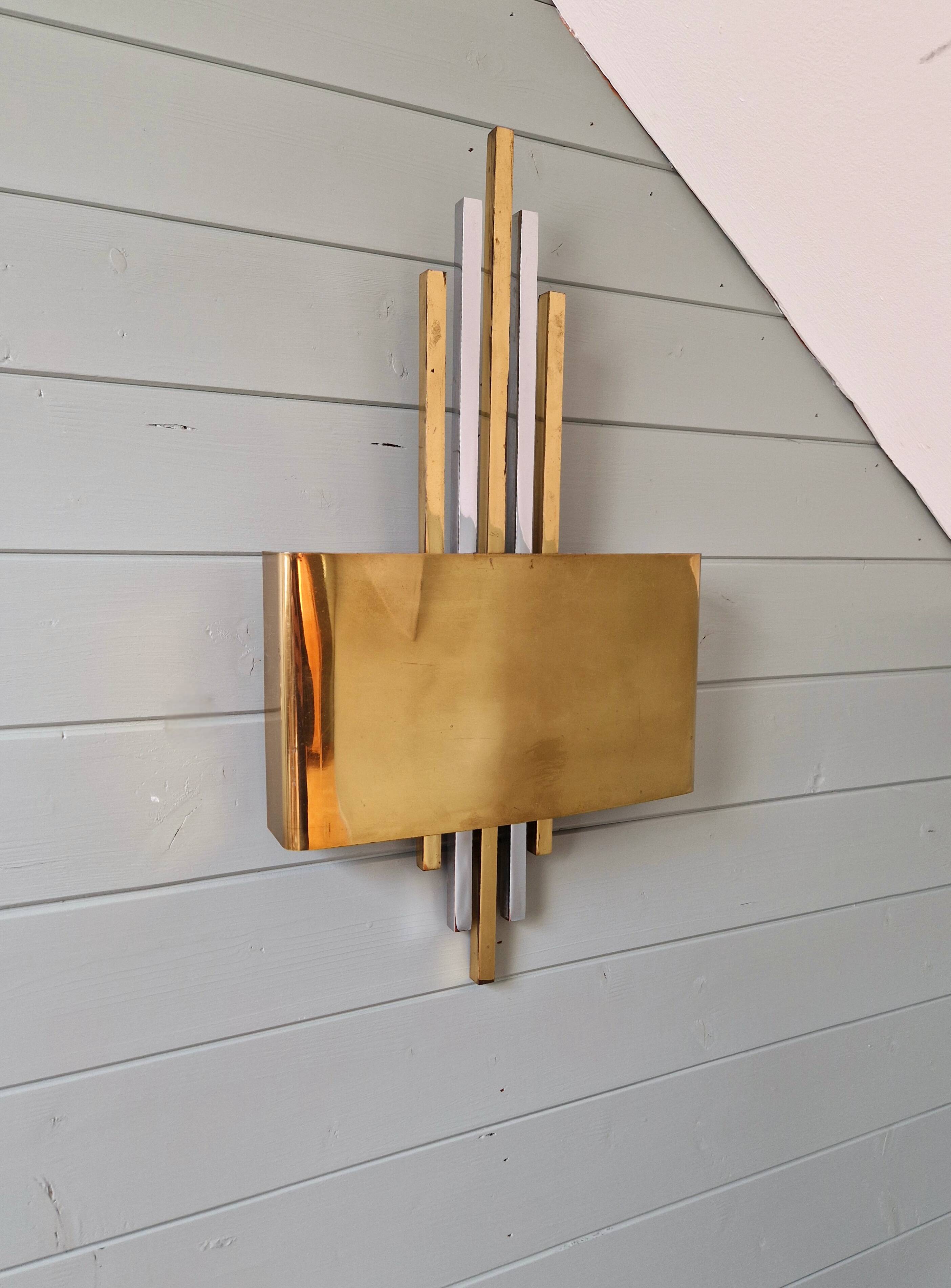 Large brass wall sconce, Hollywood Regency style, 1970s