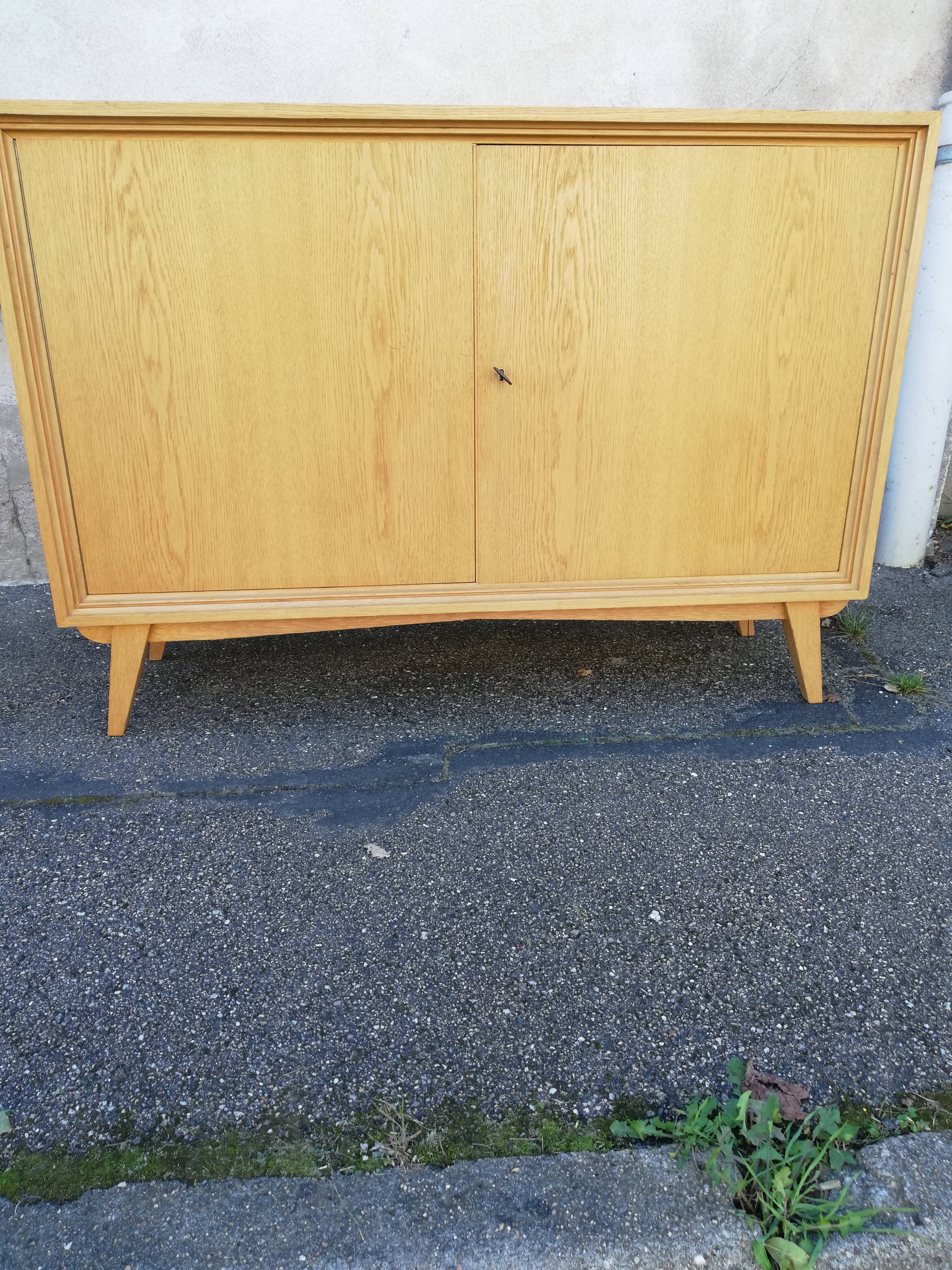 Vintage buffet 2 doors feet compass