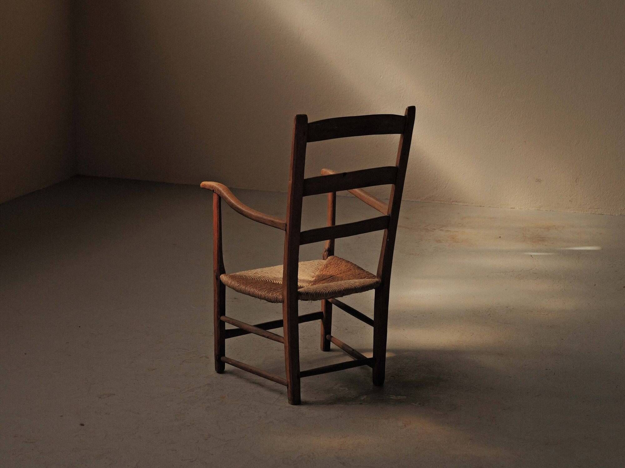 Wood and straw armchair, Popular Art, Auvergne, around 1900
