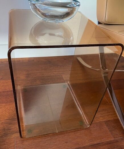 Cube in smoked plexiglas, 70S