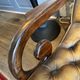 Canapé capitonné style Chesterfield