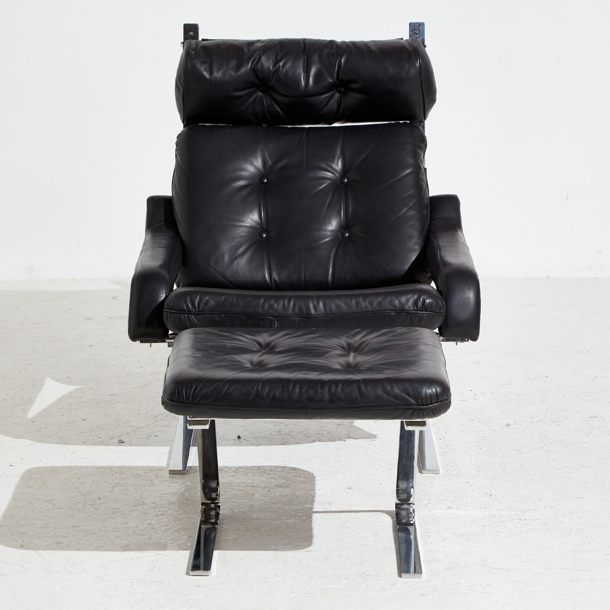 Leather lounge chair with ottoman by reinhold adolf for cor mk9220