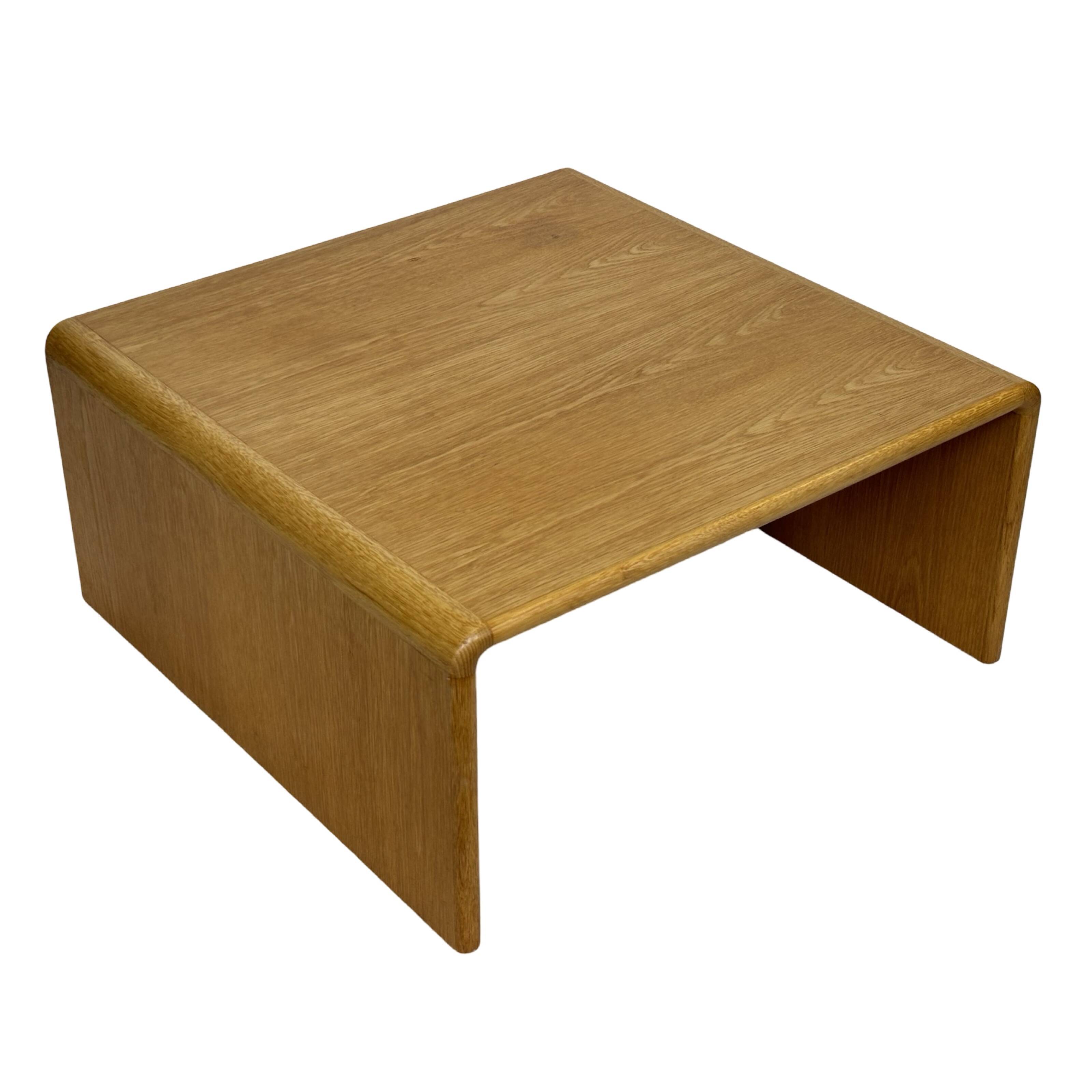 Table basse carrée minimaliste en chêne, années 70