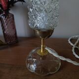 Retro chic bedside lamp with a diamond tip.